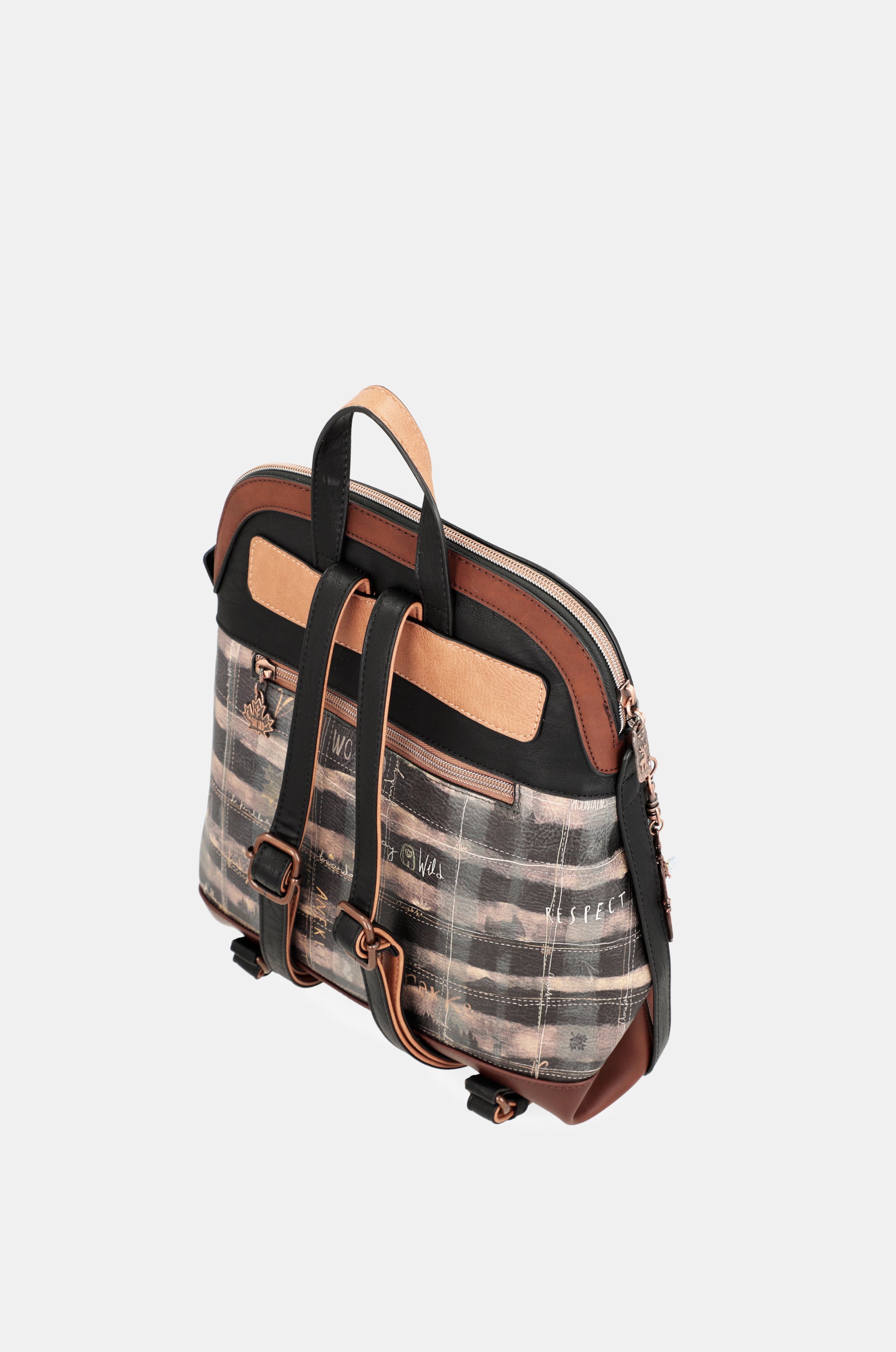 Mochila de paseo negra Wild