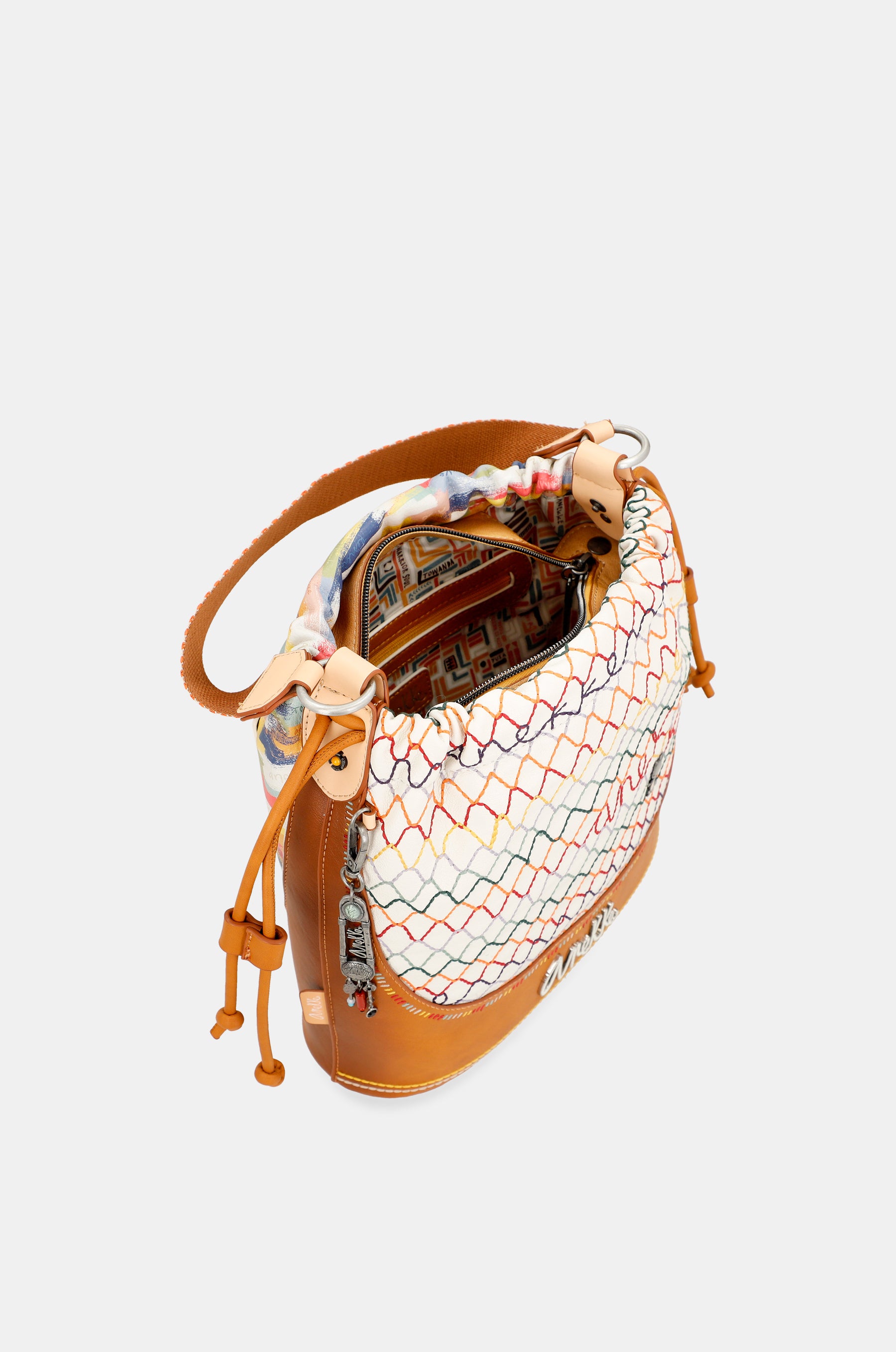Bolso tipo bombonera Magic Souls