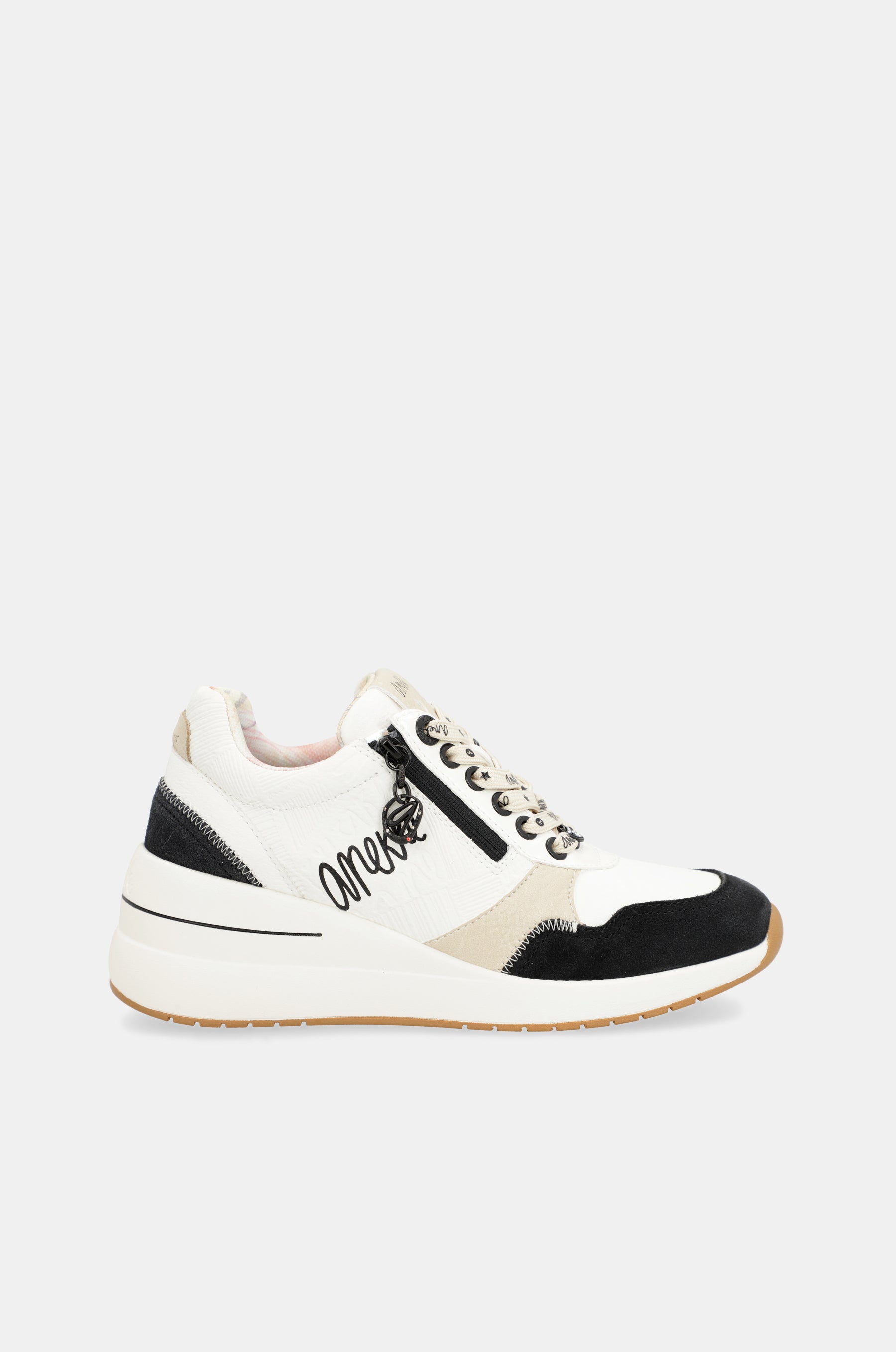 Deportivos con cuña blanco y negro