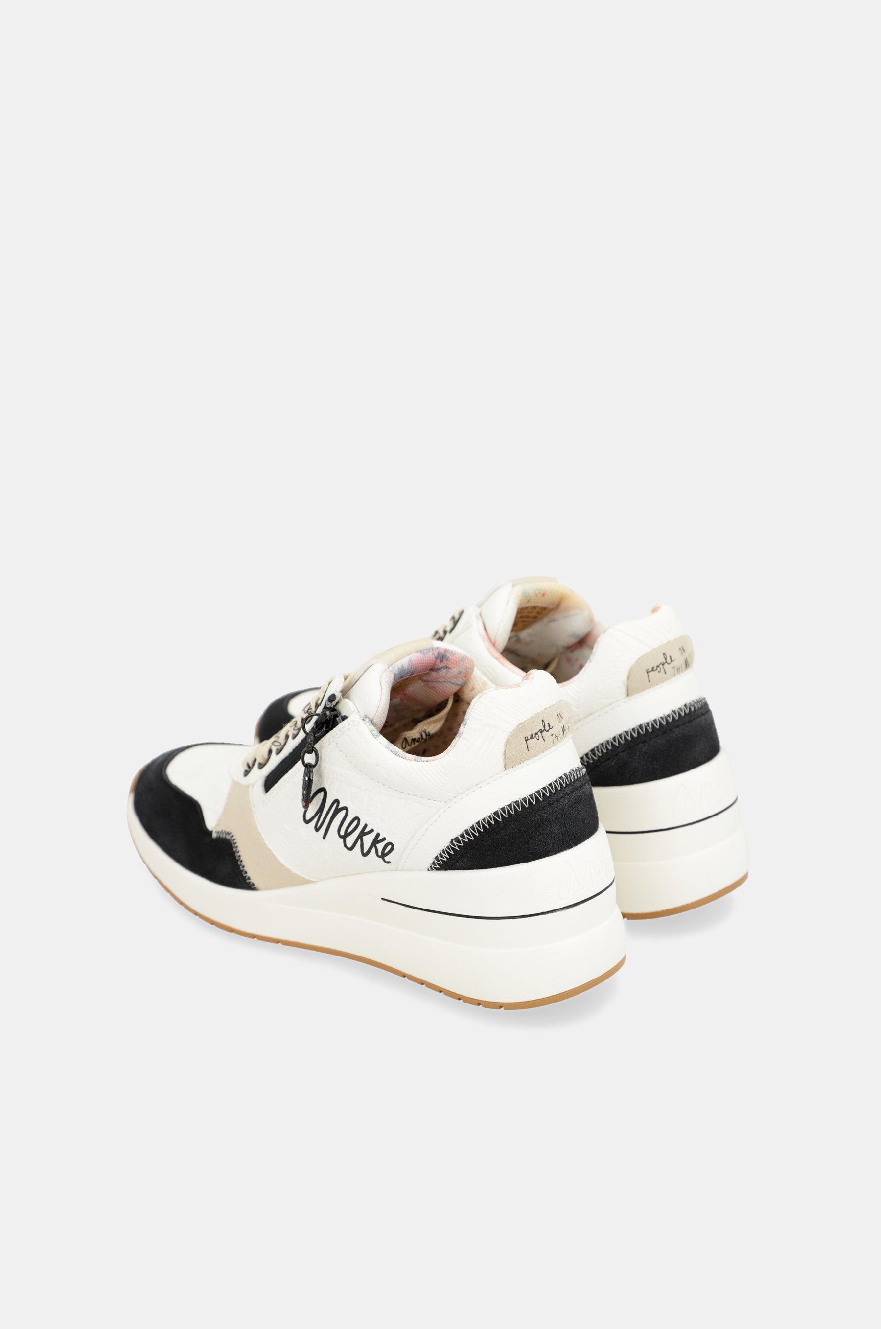 Deportivos con cuña blanco y negro