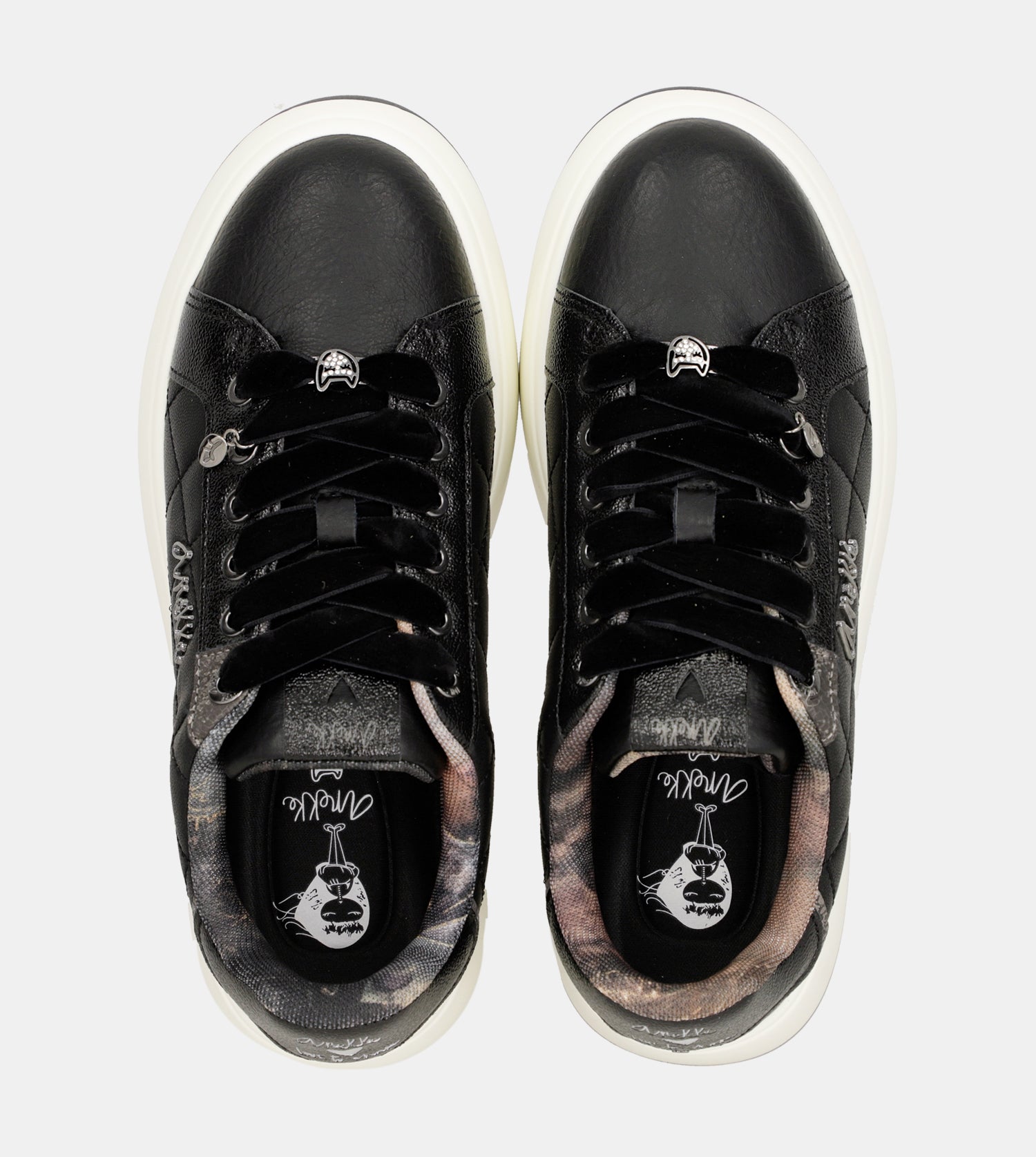 Deportivos negros Casual