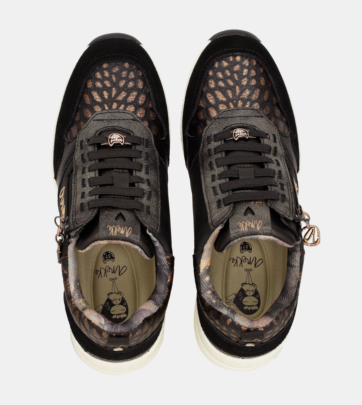 Deportivos negros con cuña Dreams