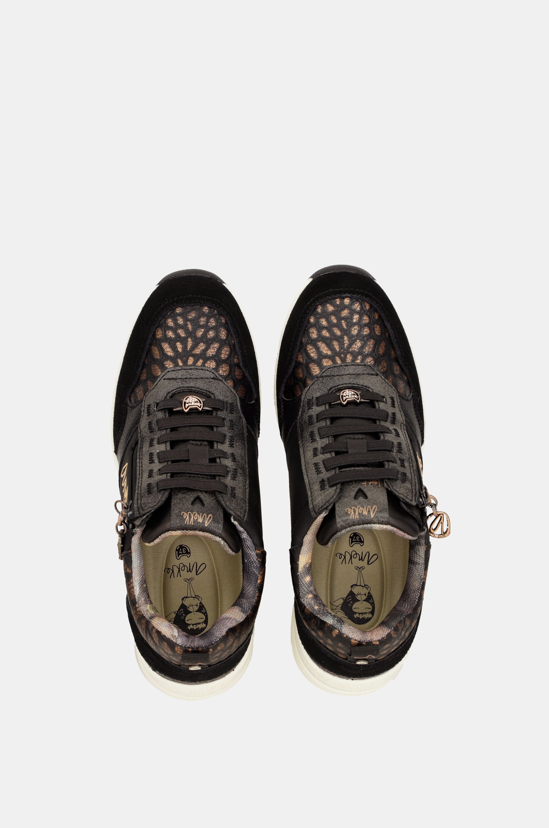 Deportivos negros con cuña Dreams