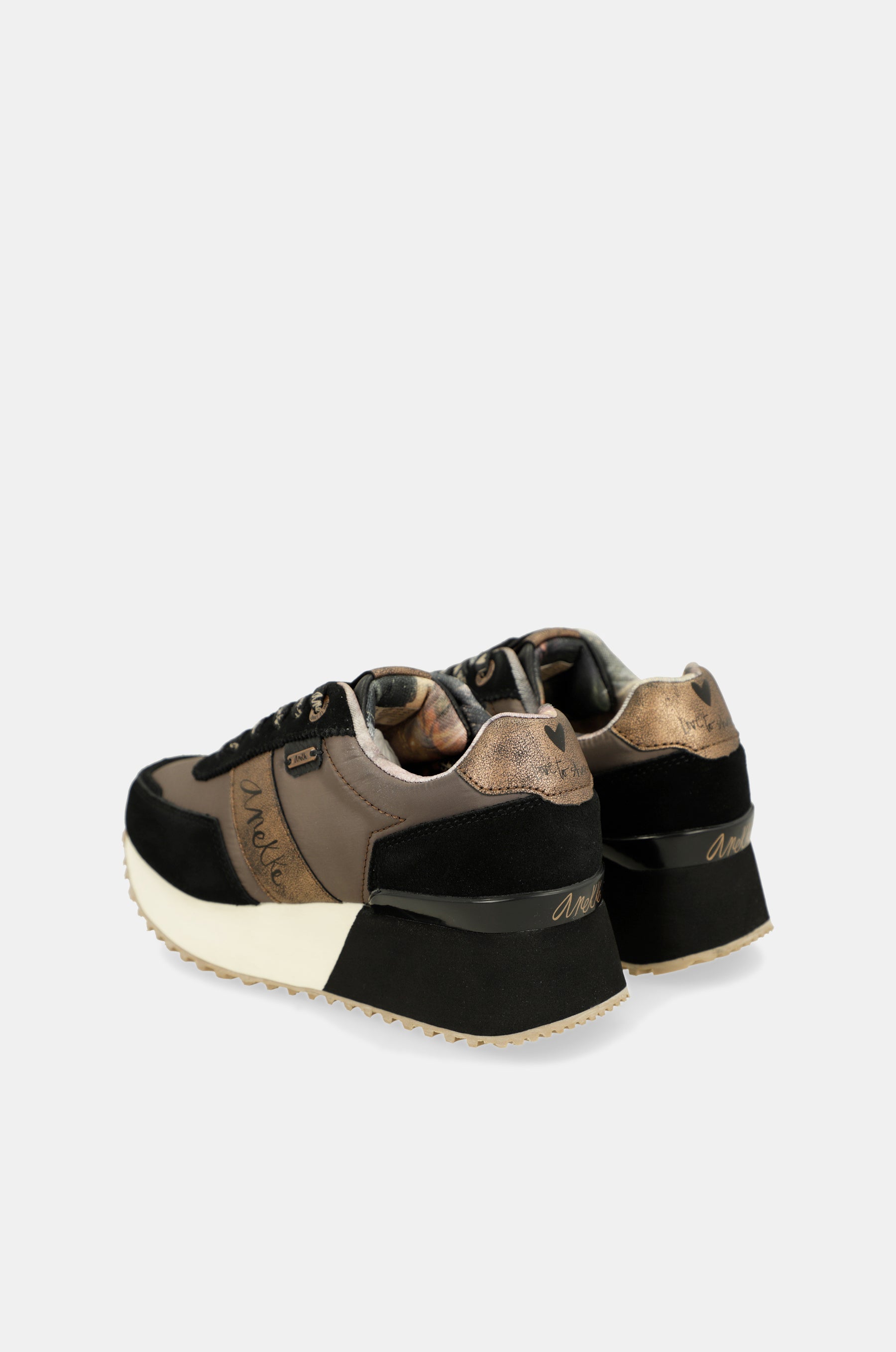 Deportivo marrón Urban