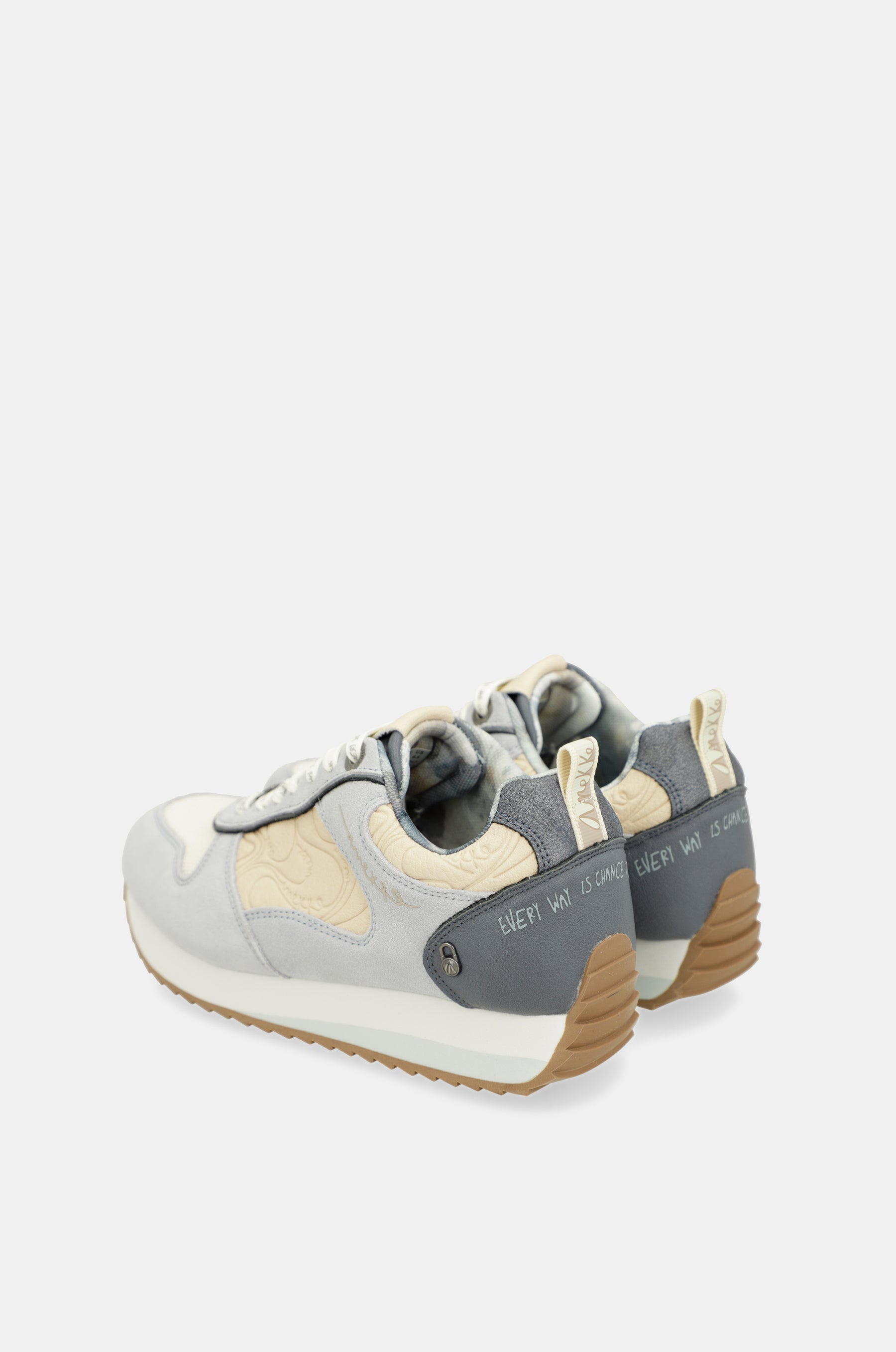 Deportivos azul Whispers