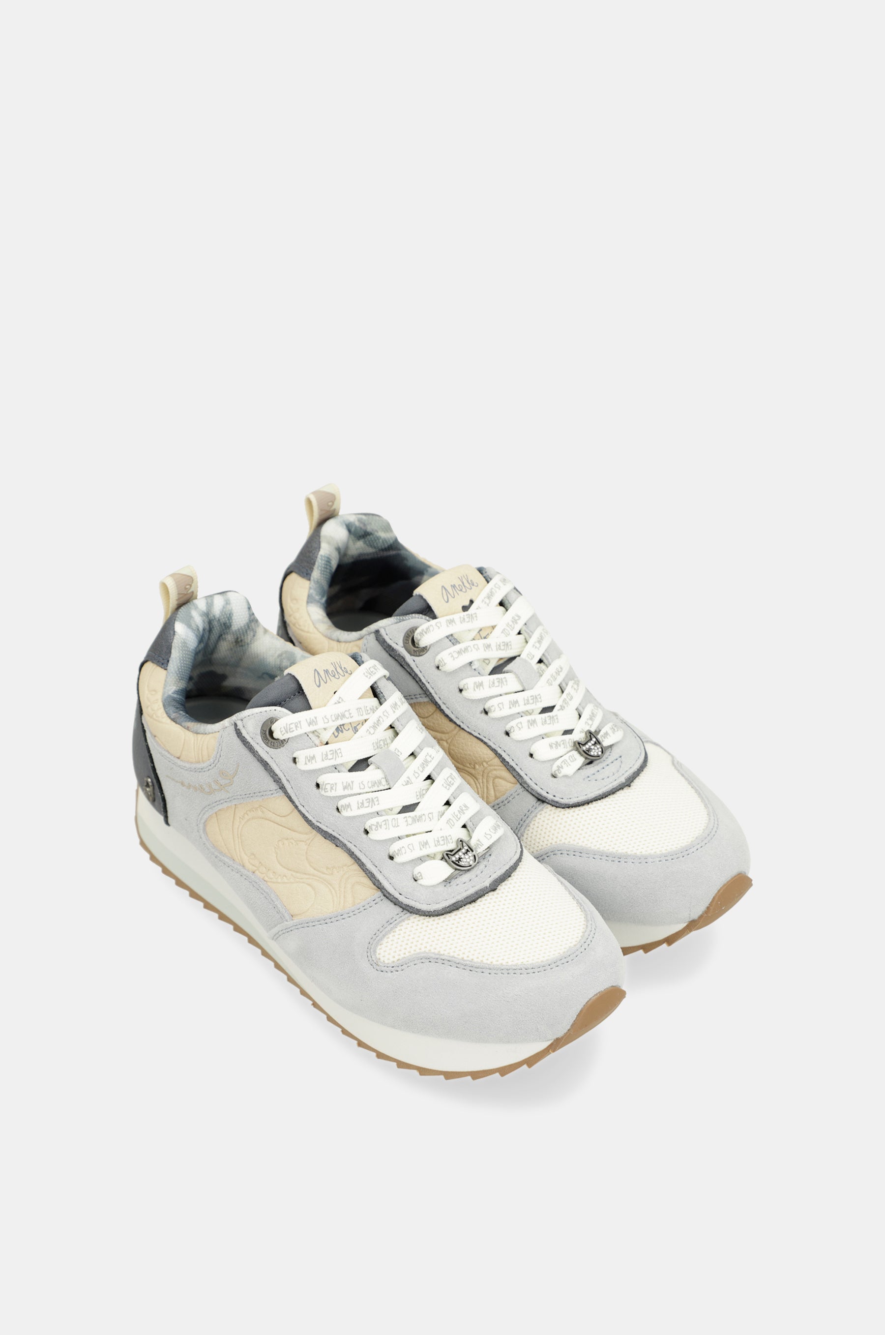 Deportivos azul Whispers