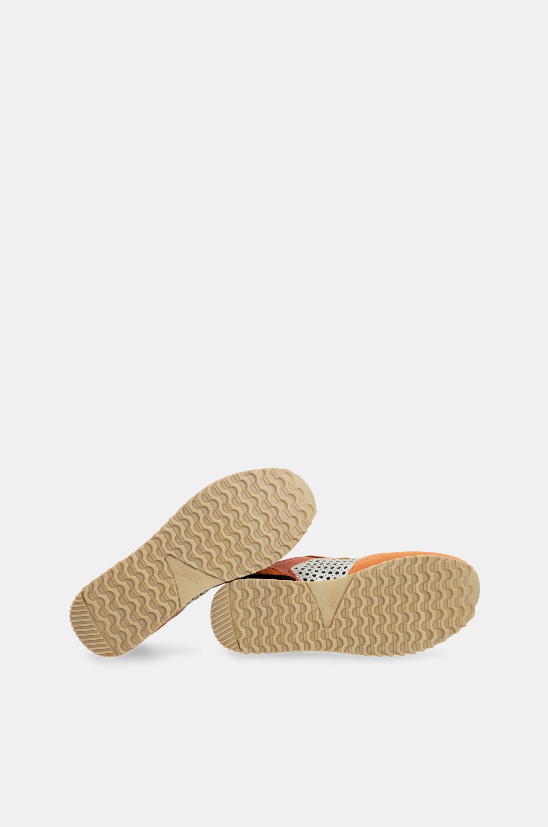 Deportivos plataforma rojos