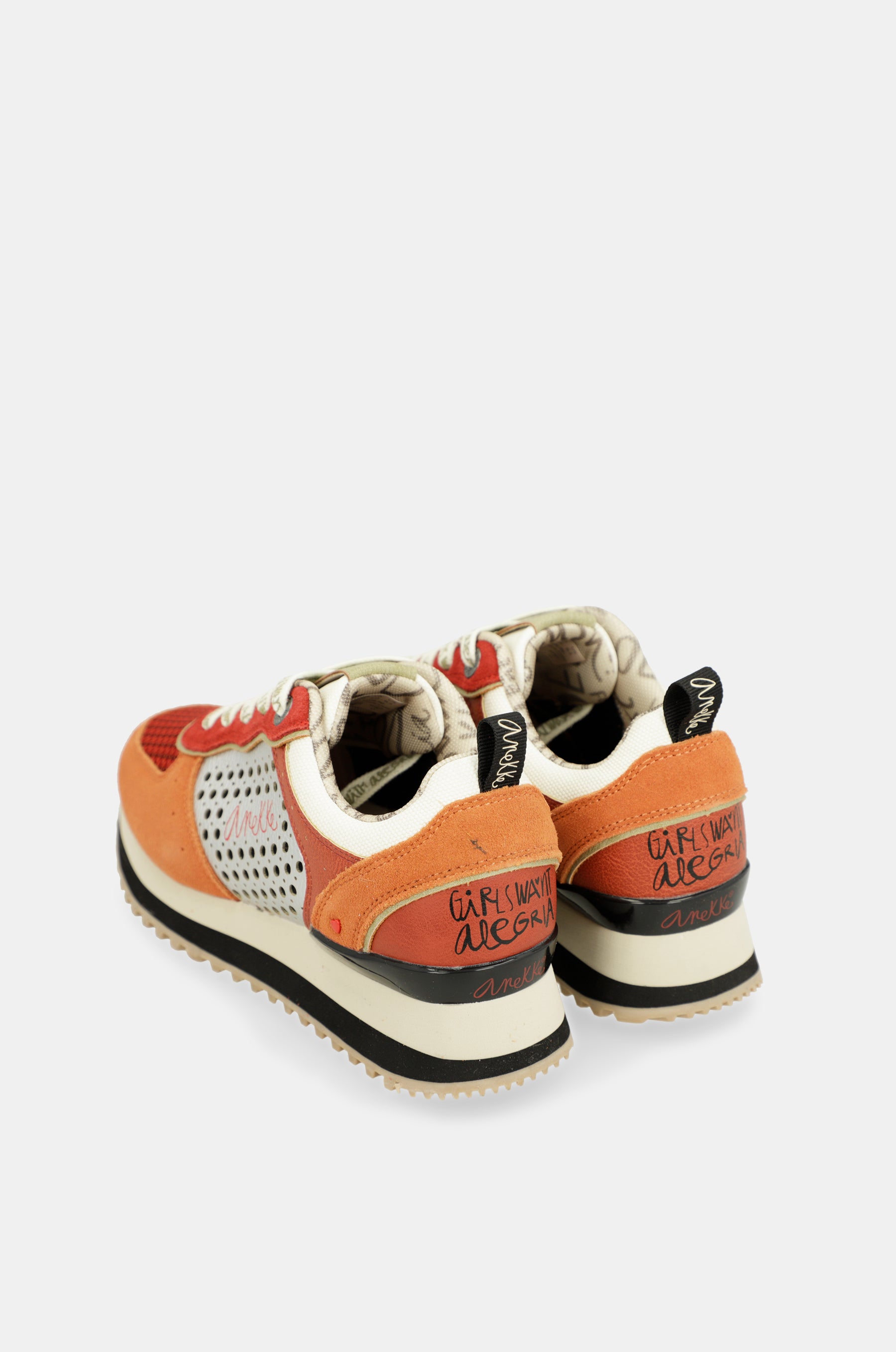 Deportivos plataforma rojos