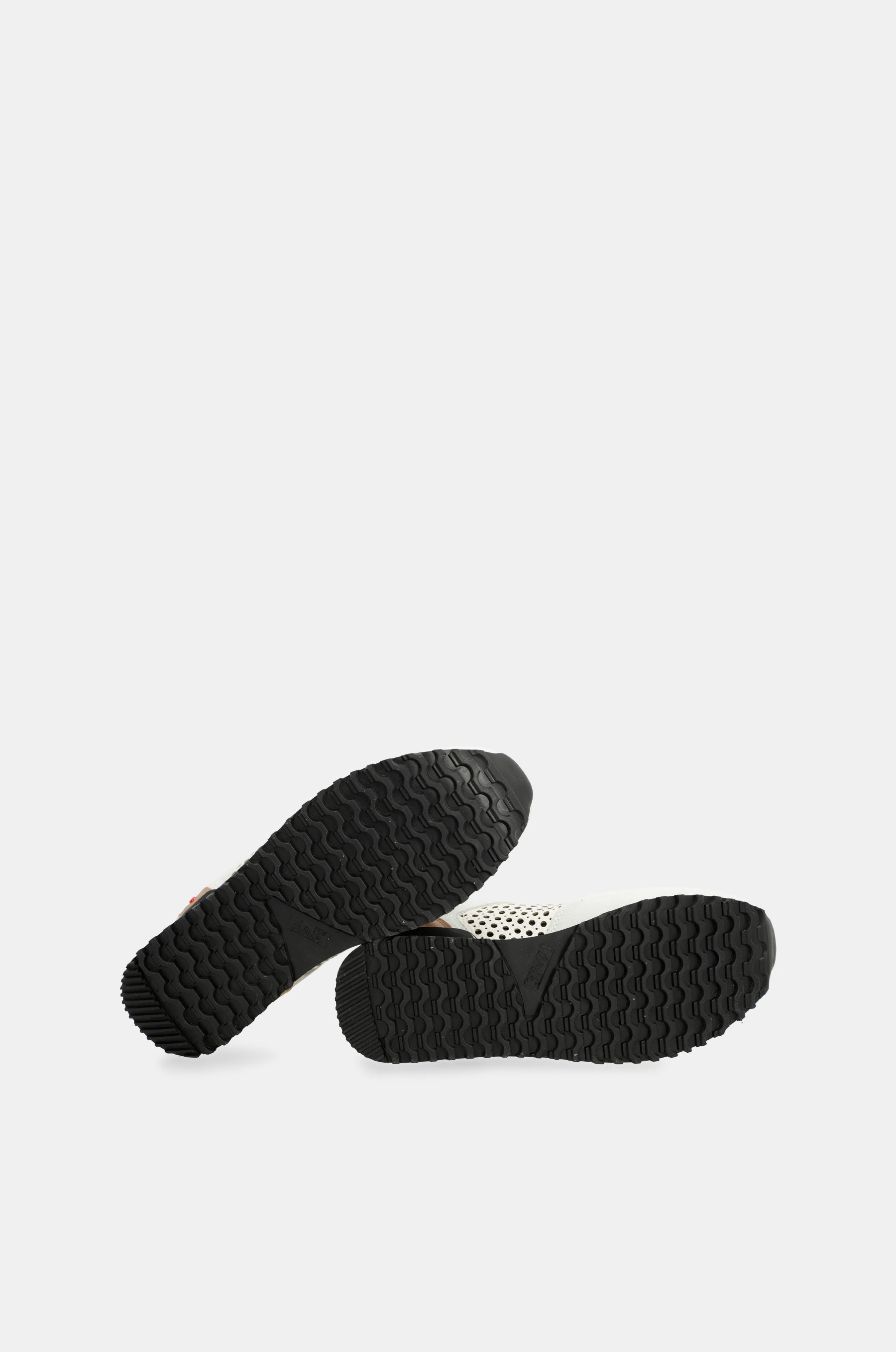 Deportivos plataforma gris