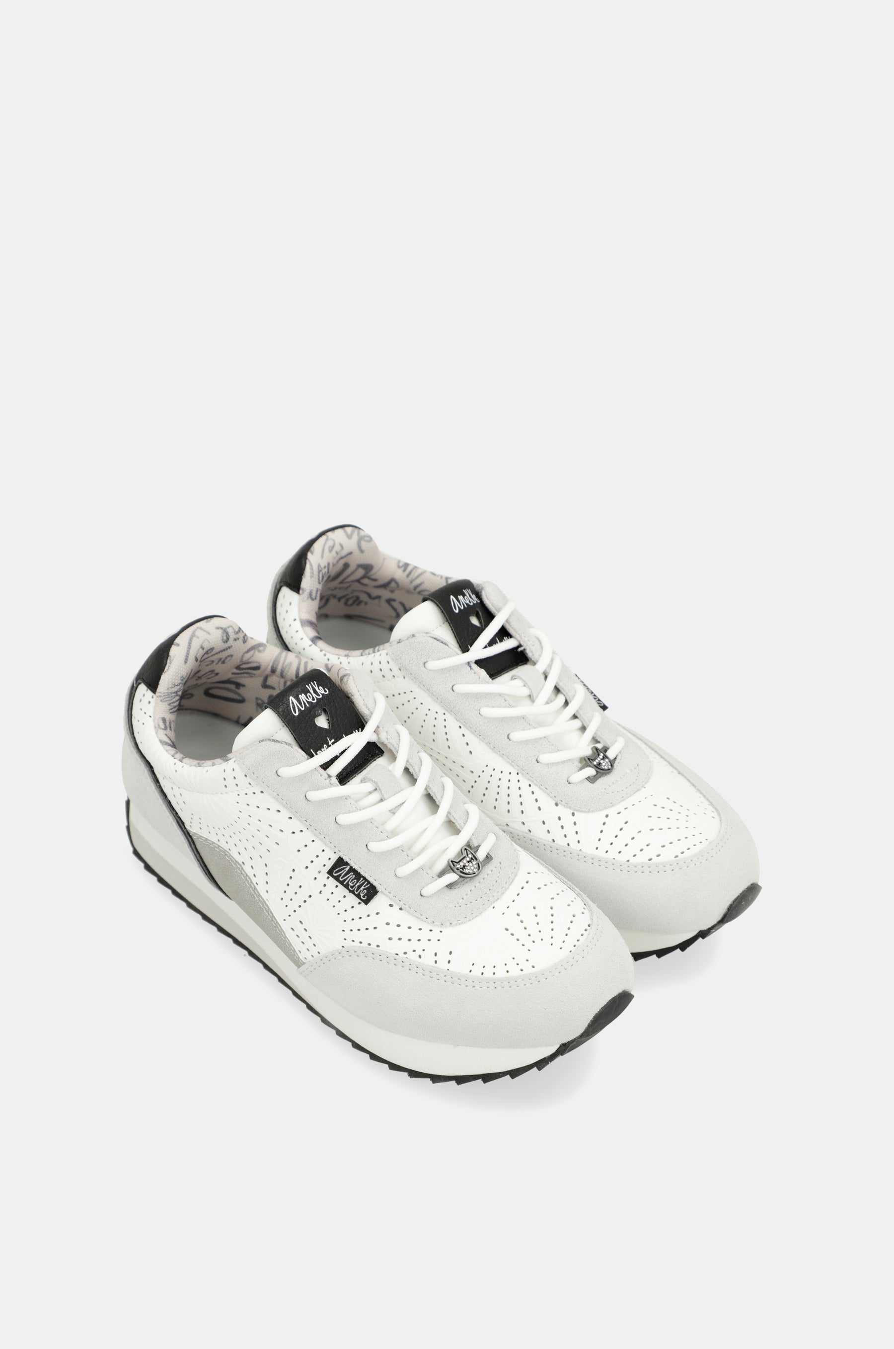 Deportivos blancos Lunares