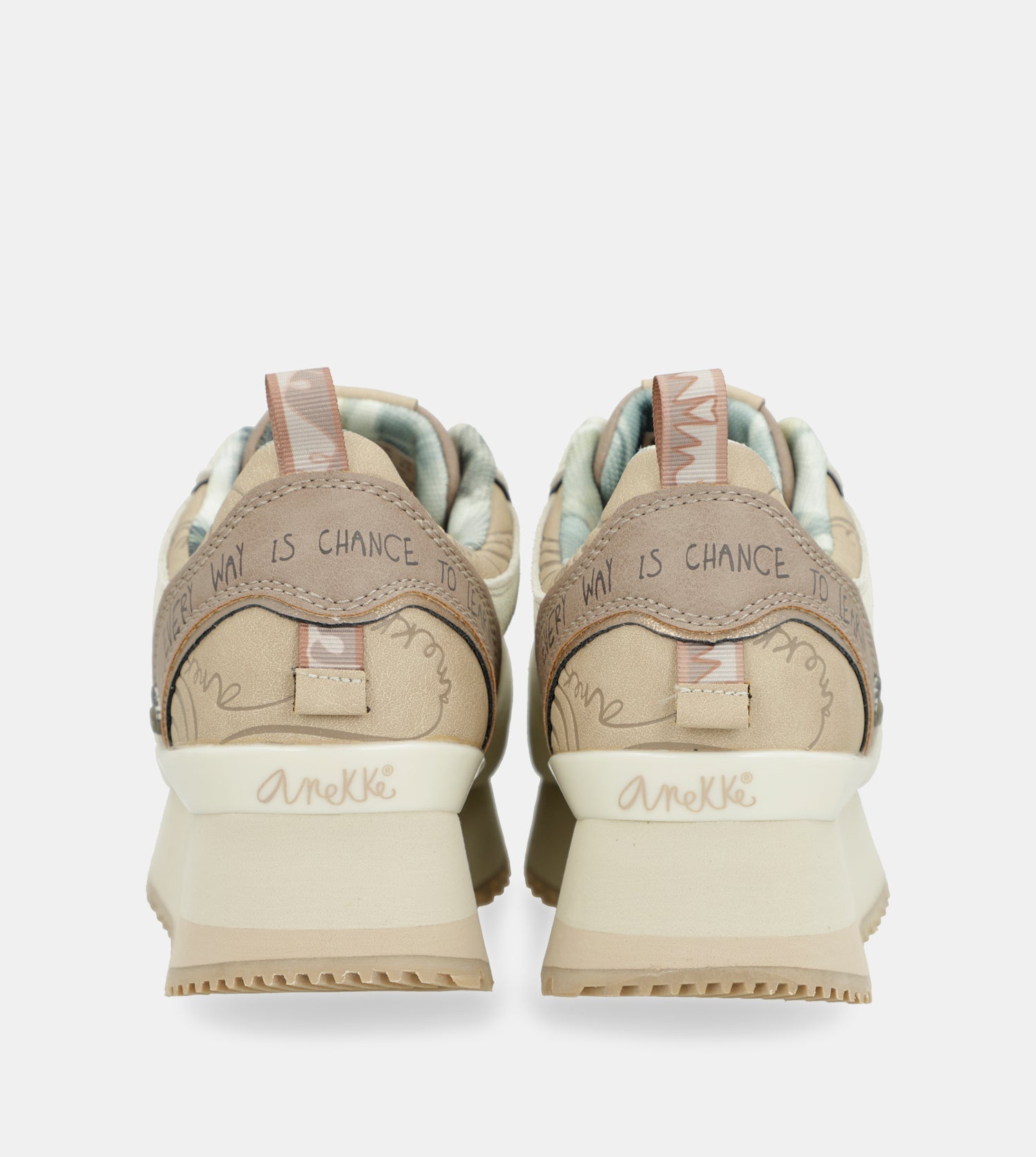 Deportivos plataforma beige