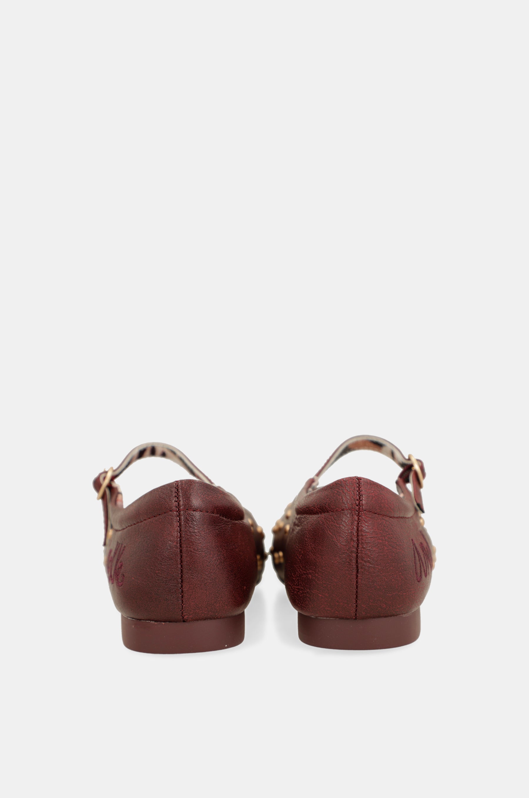 Bailarinas tachuelas budeos
