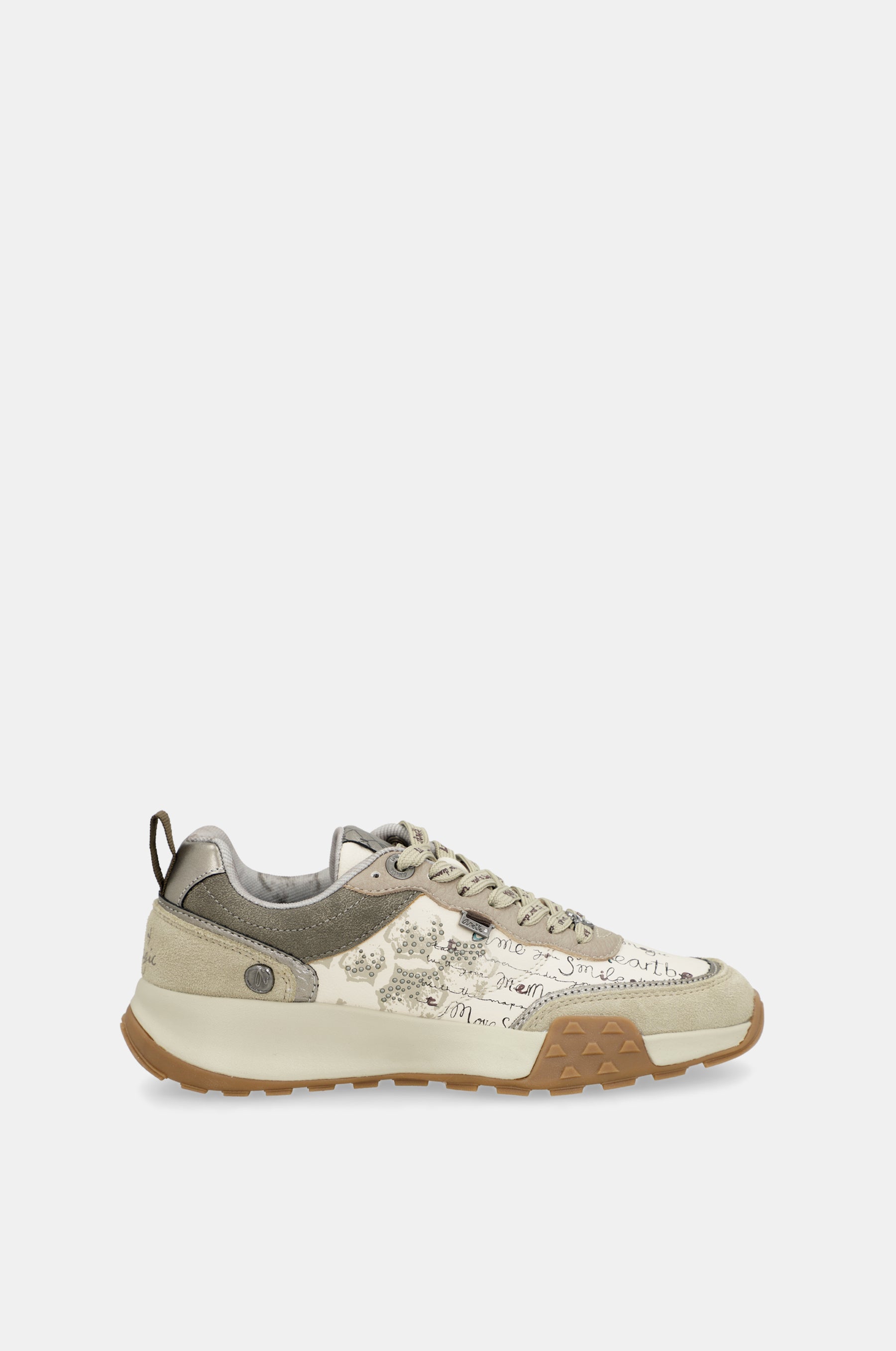 Deportivos beige estampados