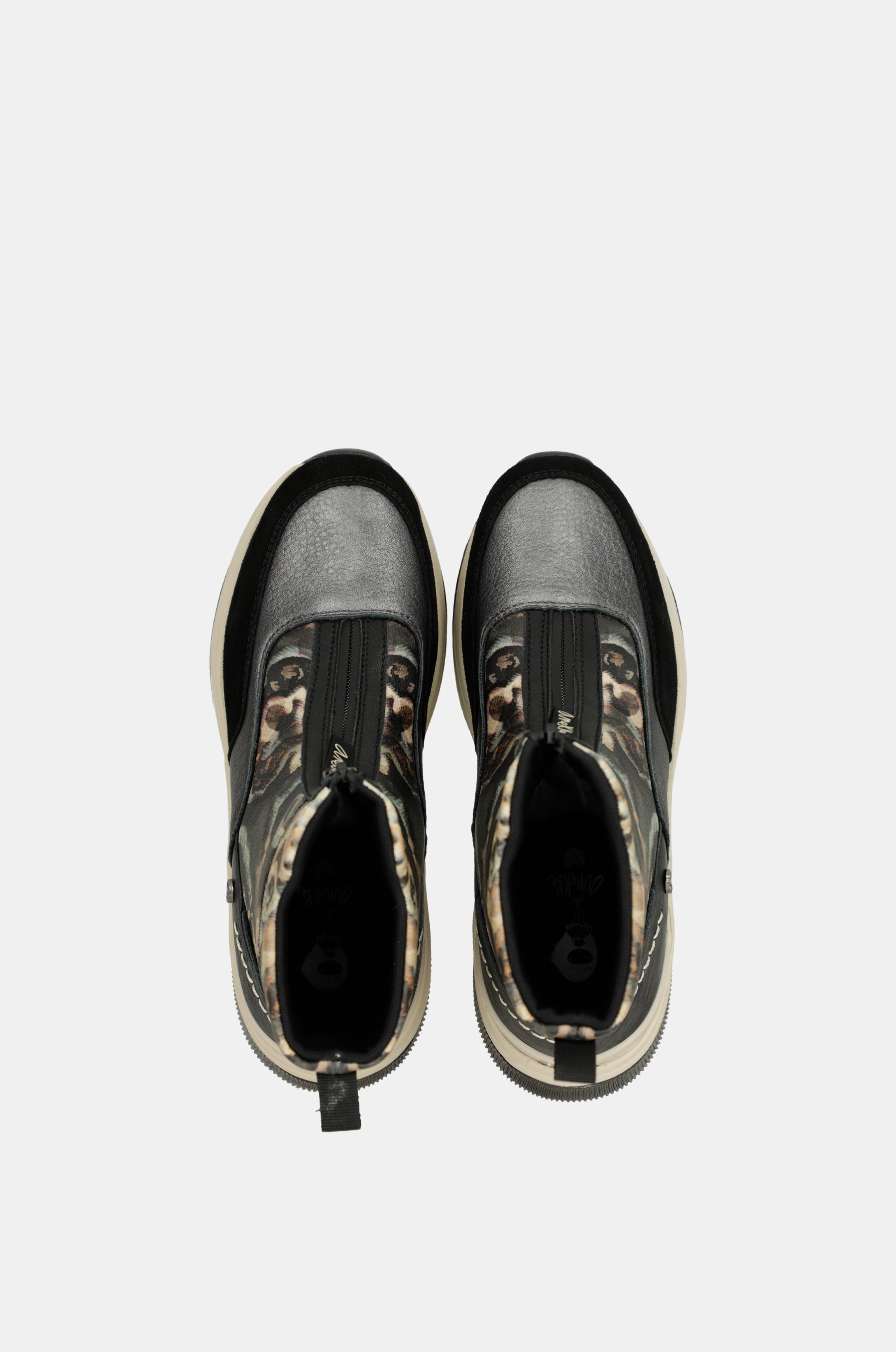 Botín deportivo antracita estampado