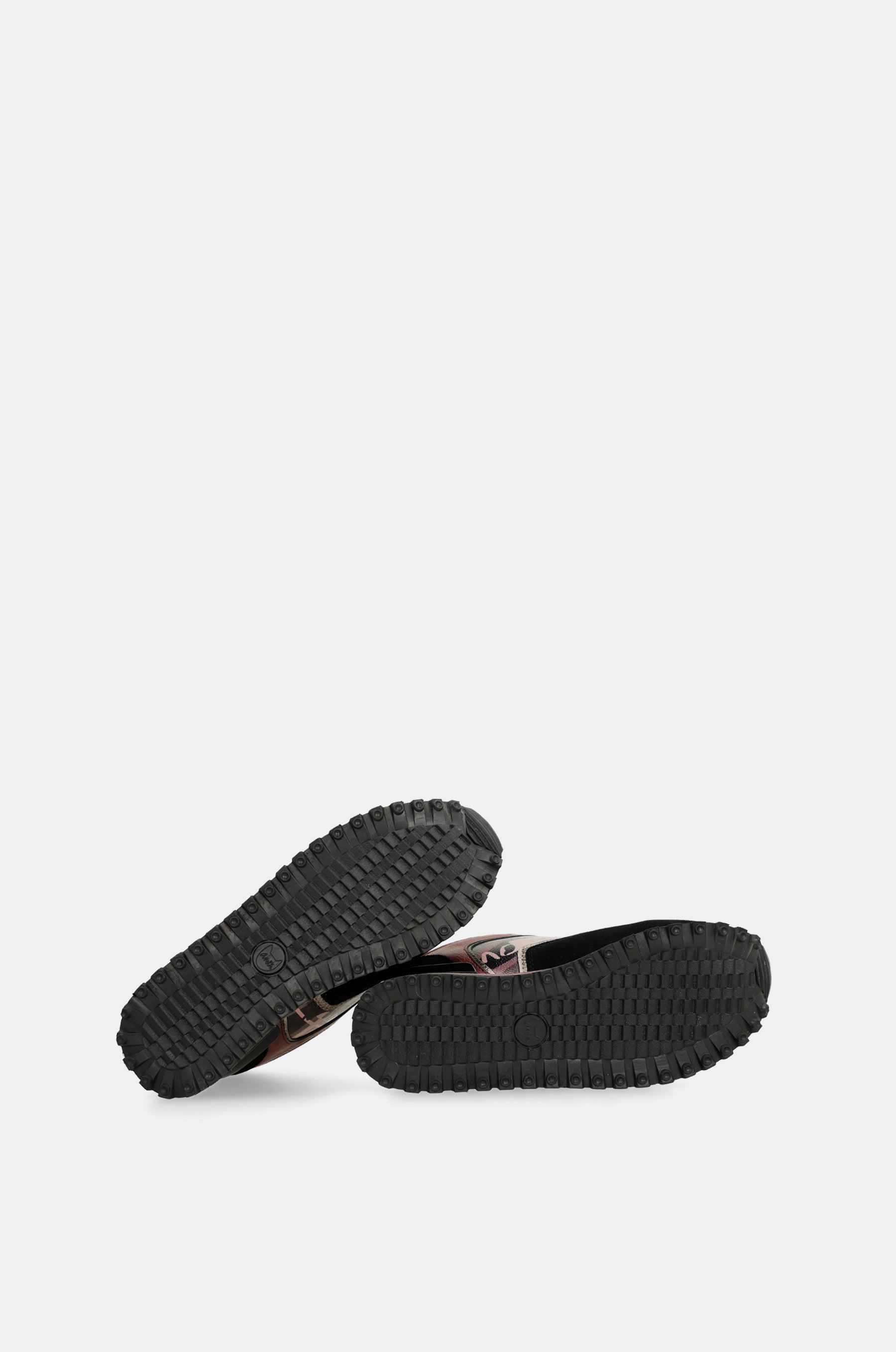 Deportivos plataforma negro estampado
