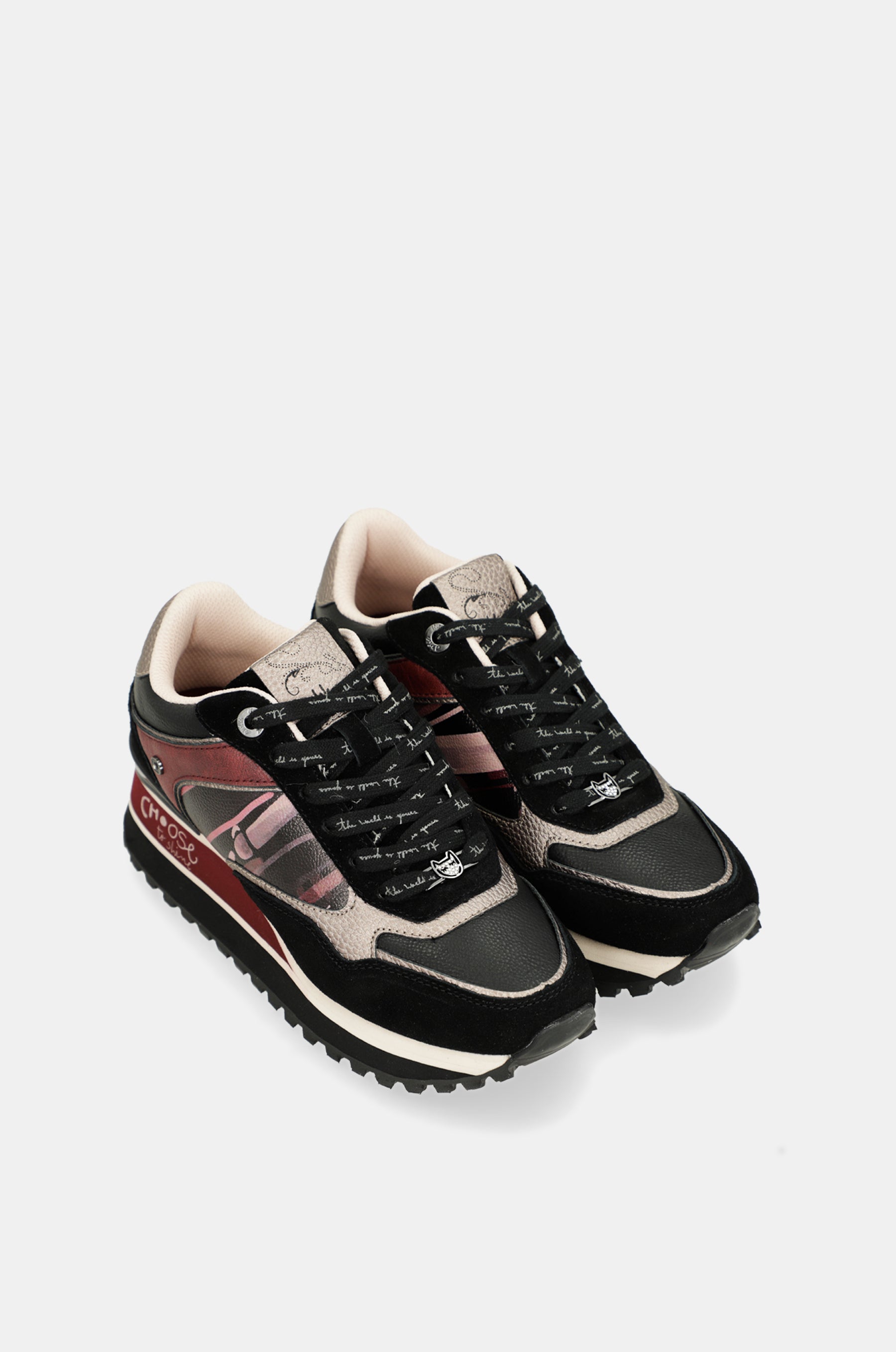 Deportivos plataforma negro estampado