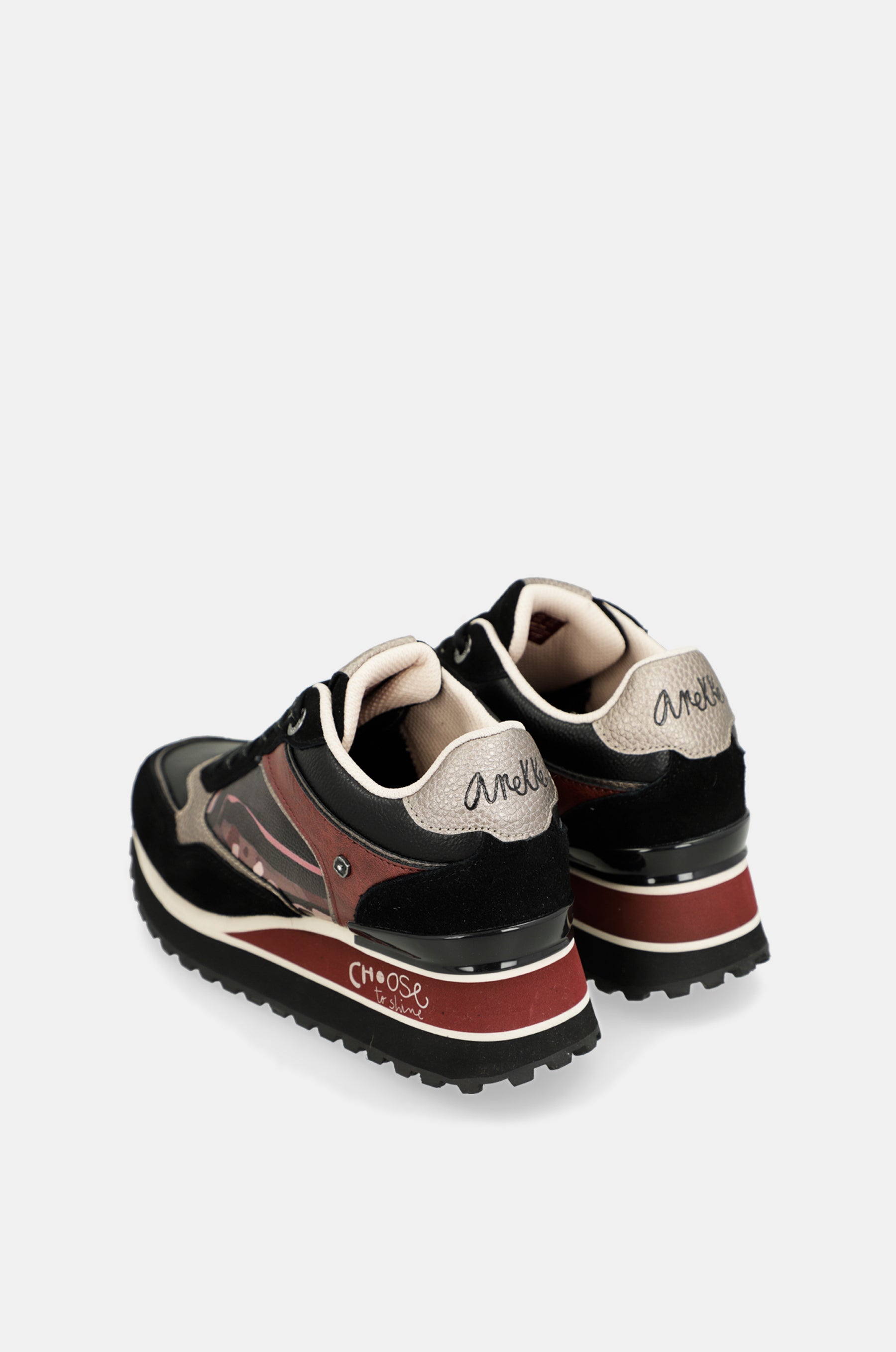 Deportivos plataforma negro estampado