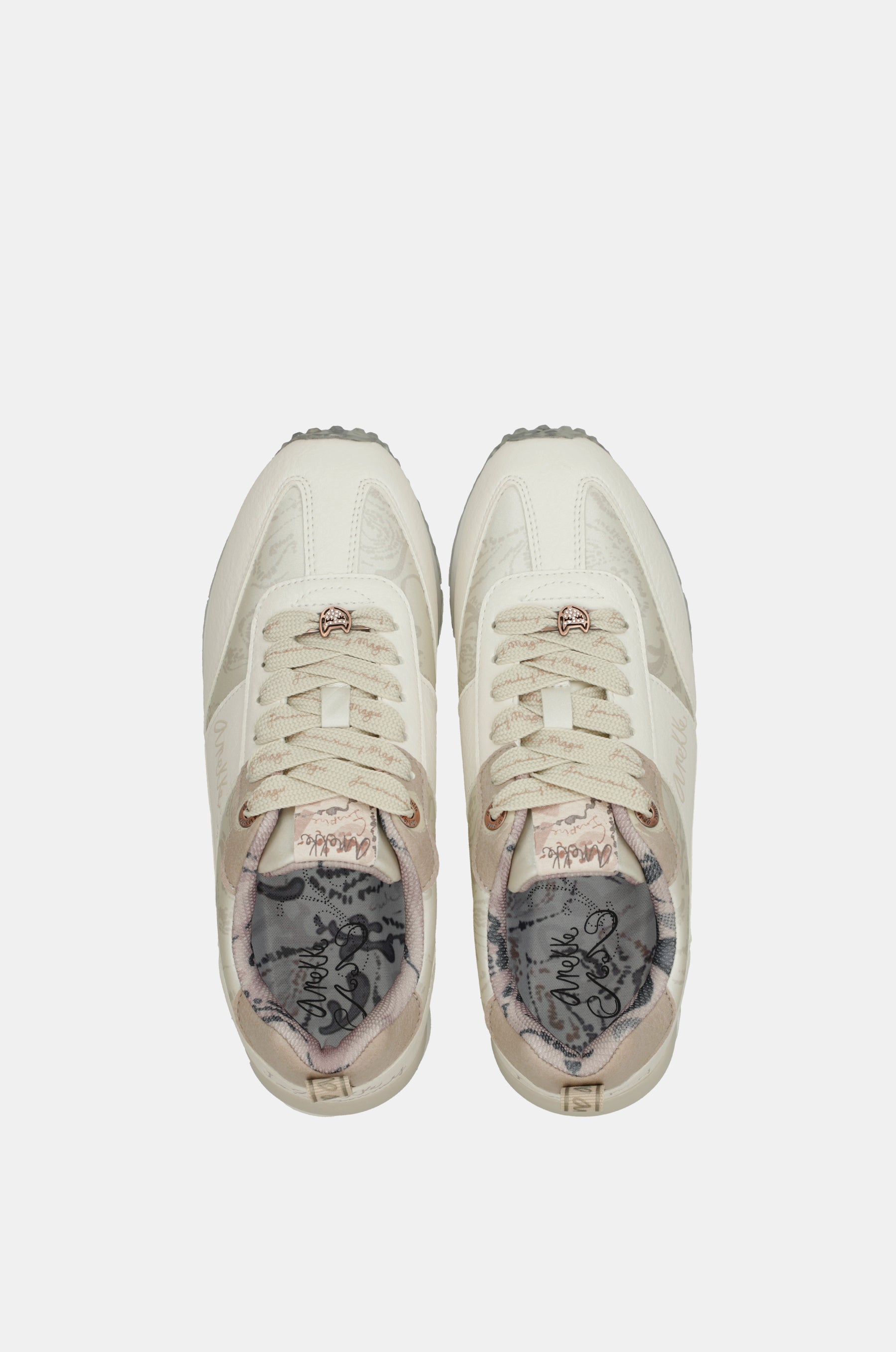 Deportivos blancos suela multicolor