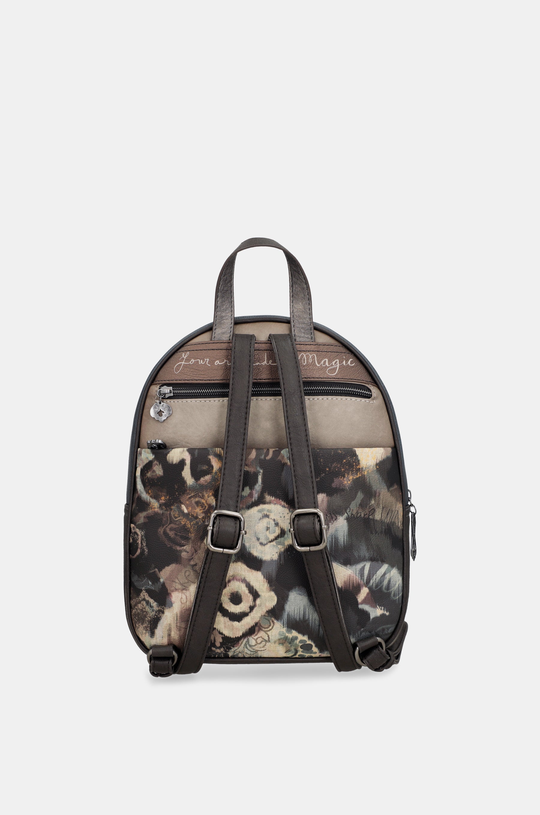 Mochila con bolsillo frontal Real