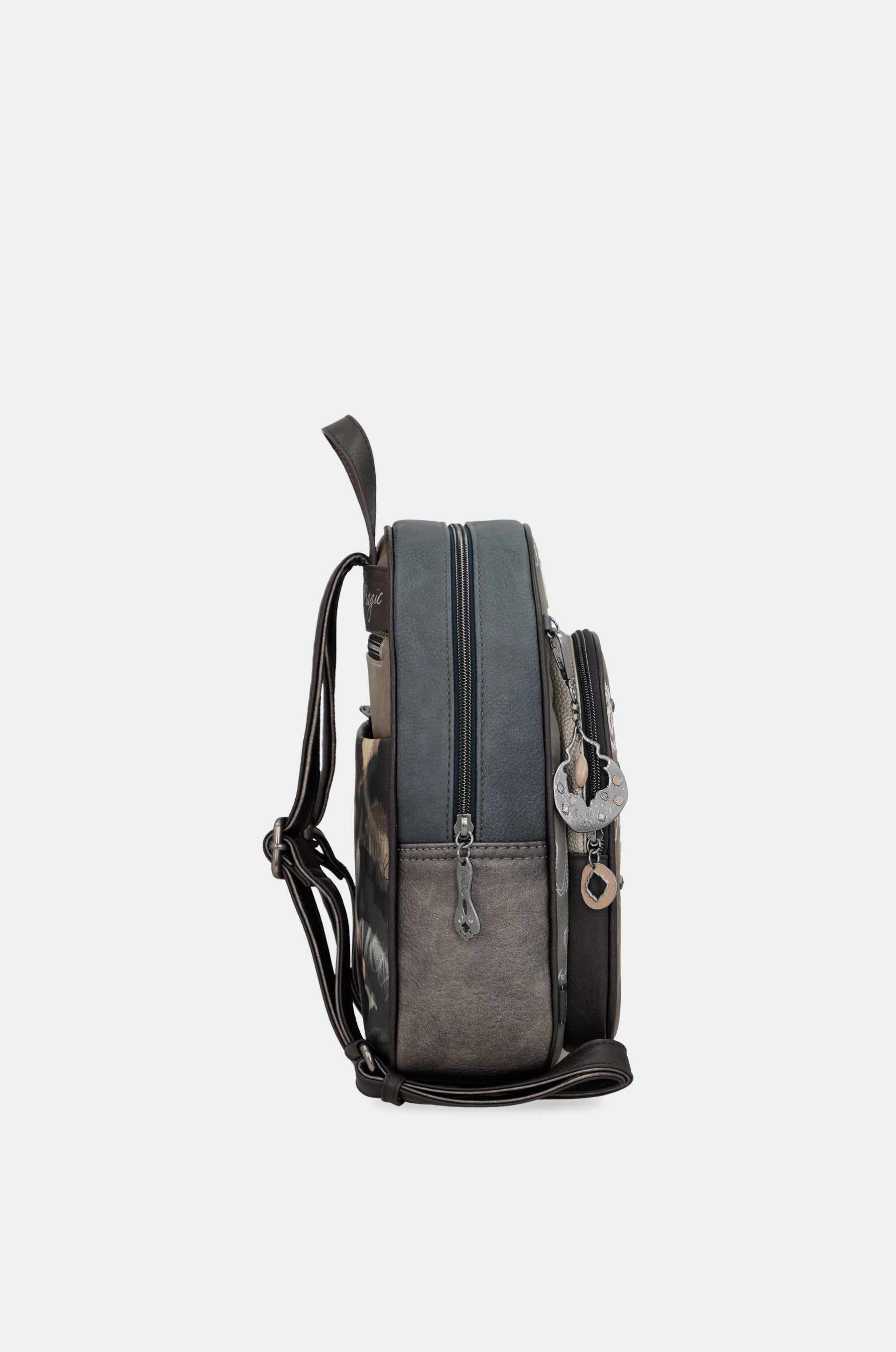 Mochila con bolsillo frontal Real