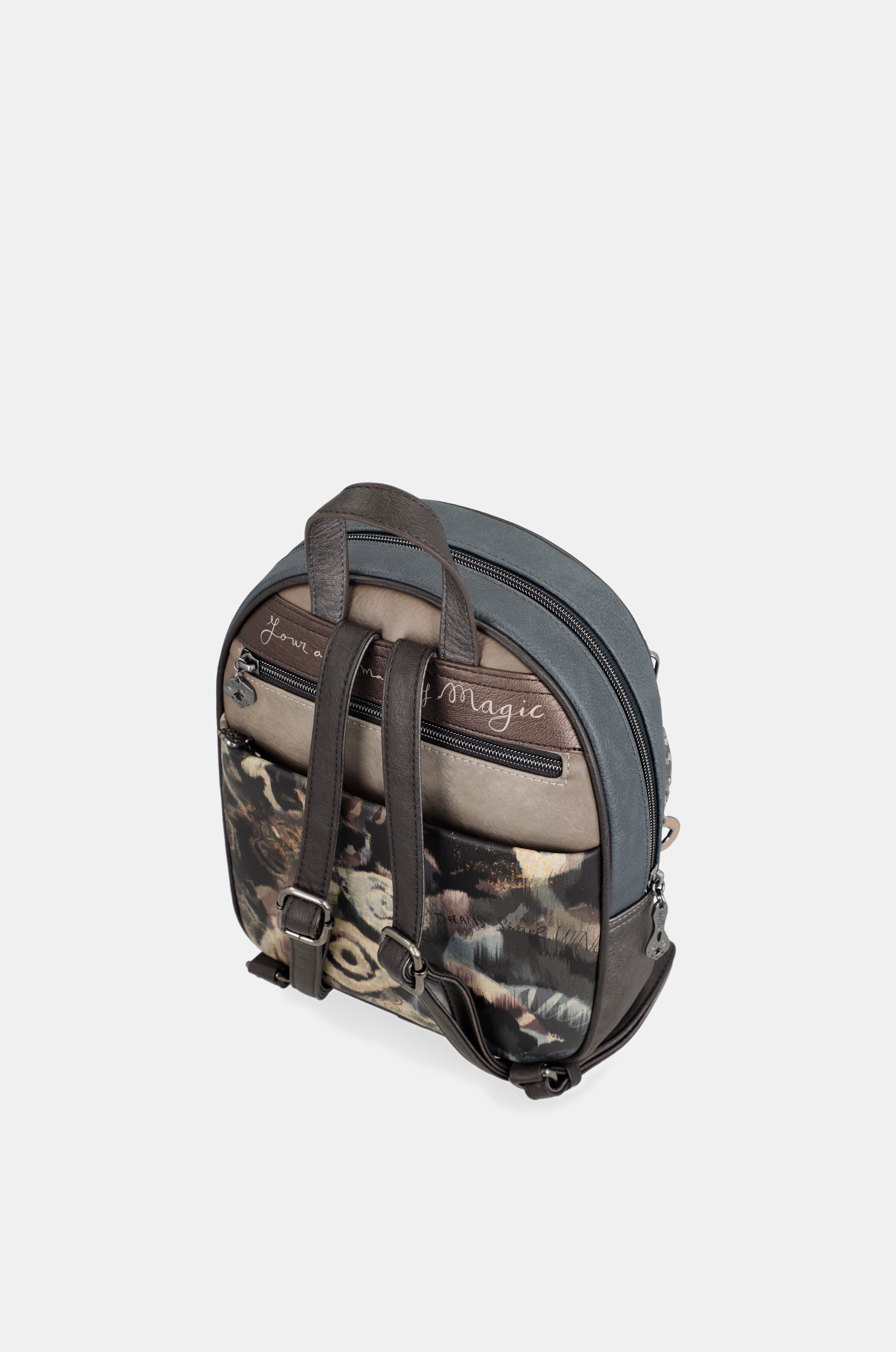 Mochila con bolsillo frontal Real