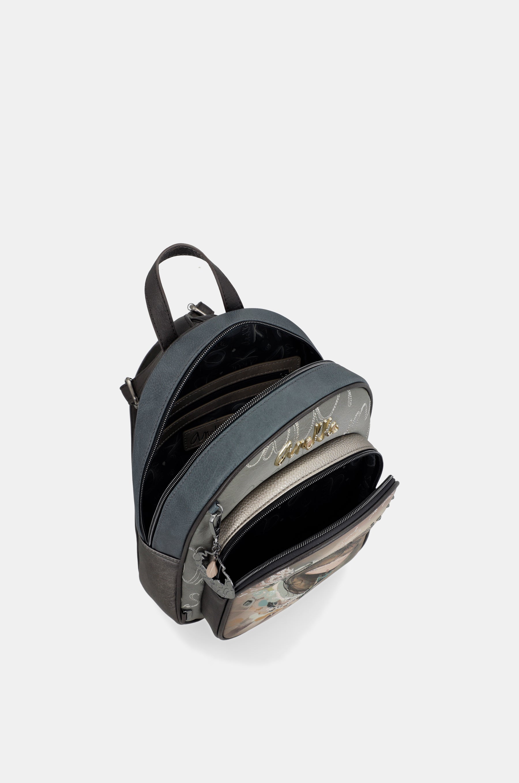 Mochila con bolsillo frontal Real