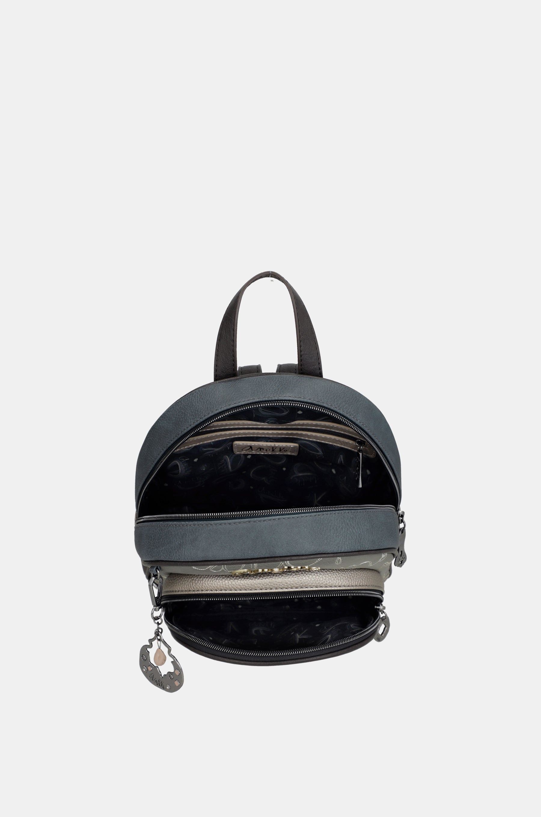 Mochila con bolsillo frontal Real