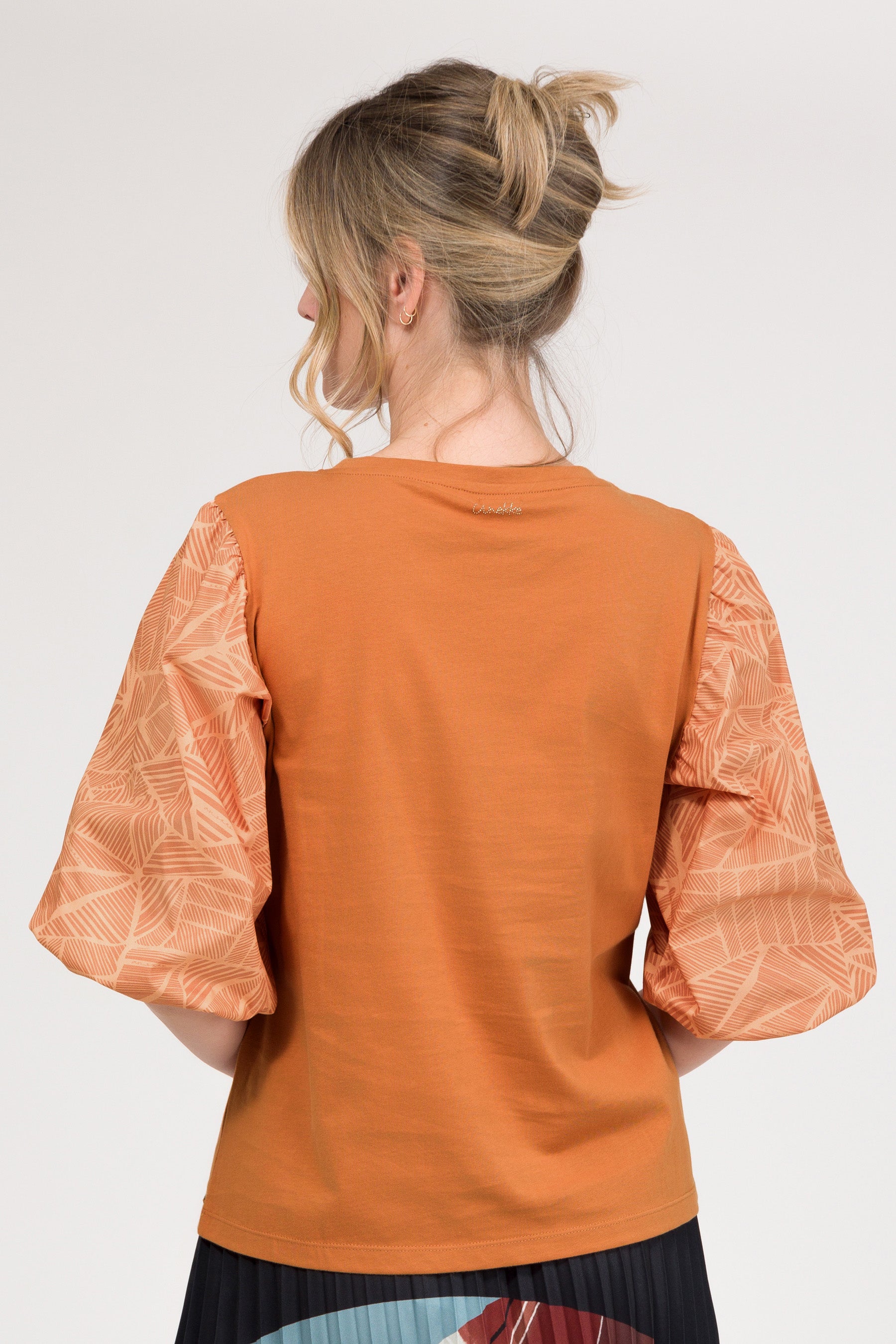 Camiseta con mangas abullonadas y print