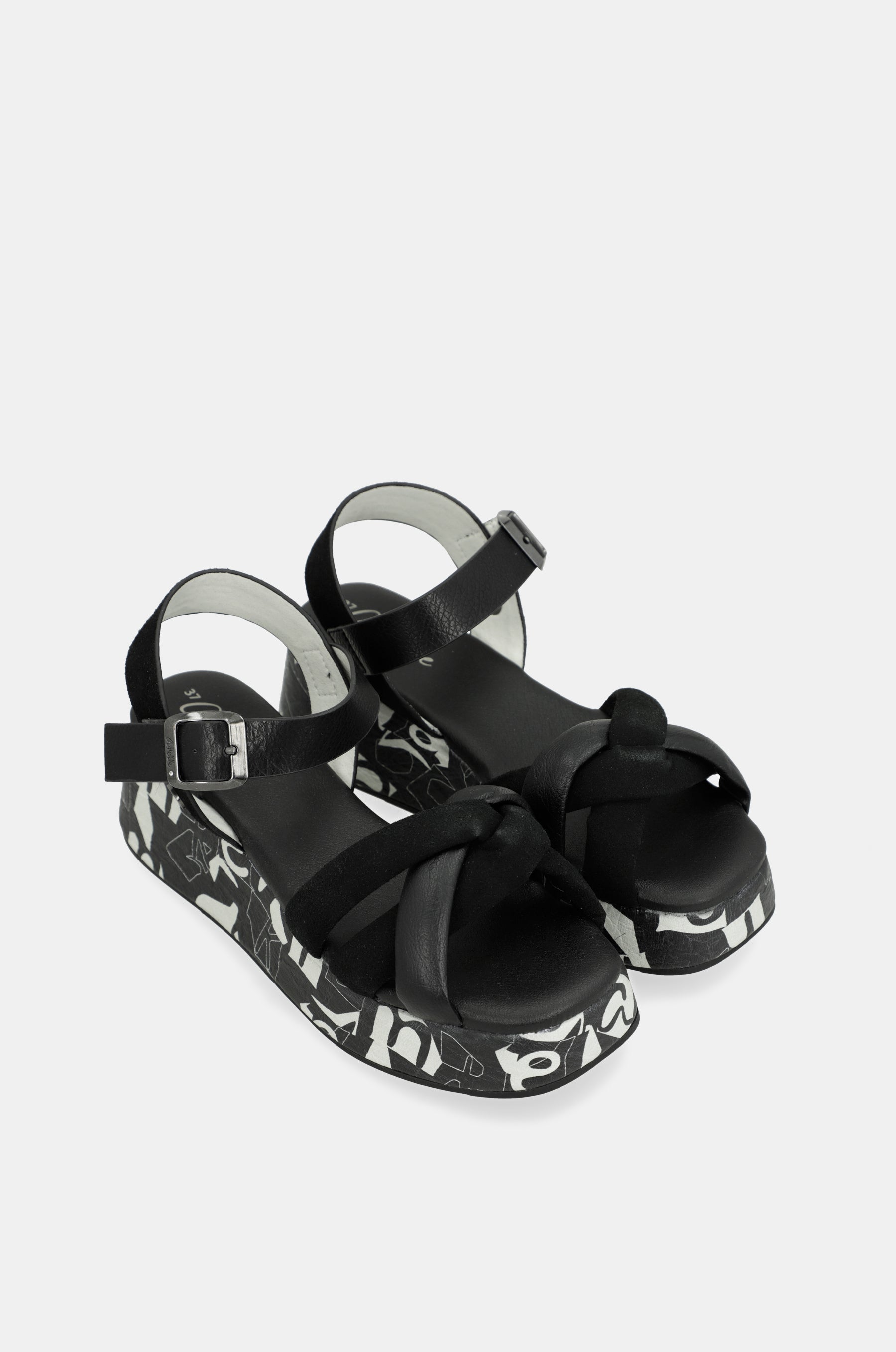 Sandalias plataforma negras y blancas