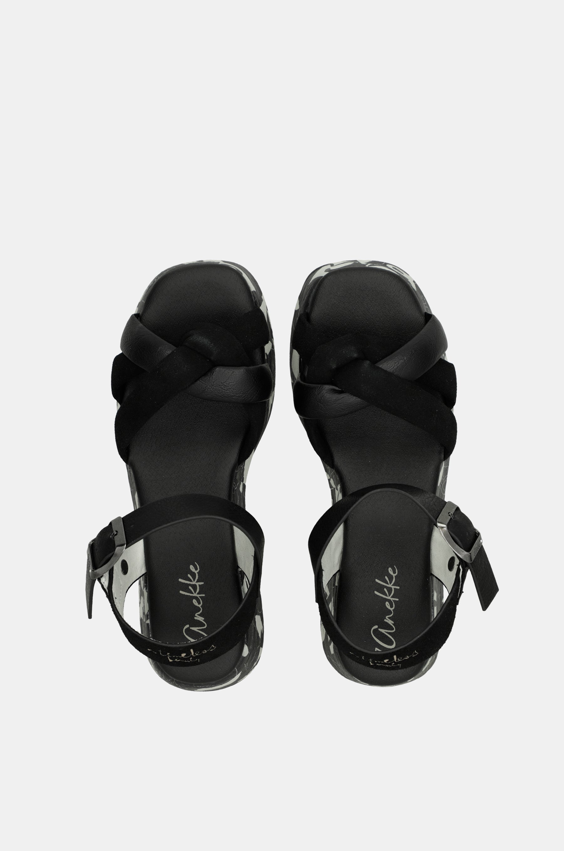 Sandalias plataforma negras y blancas