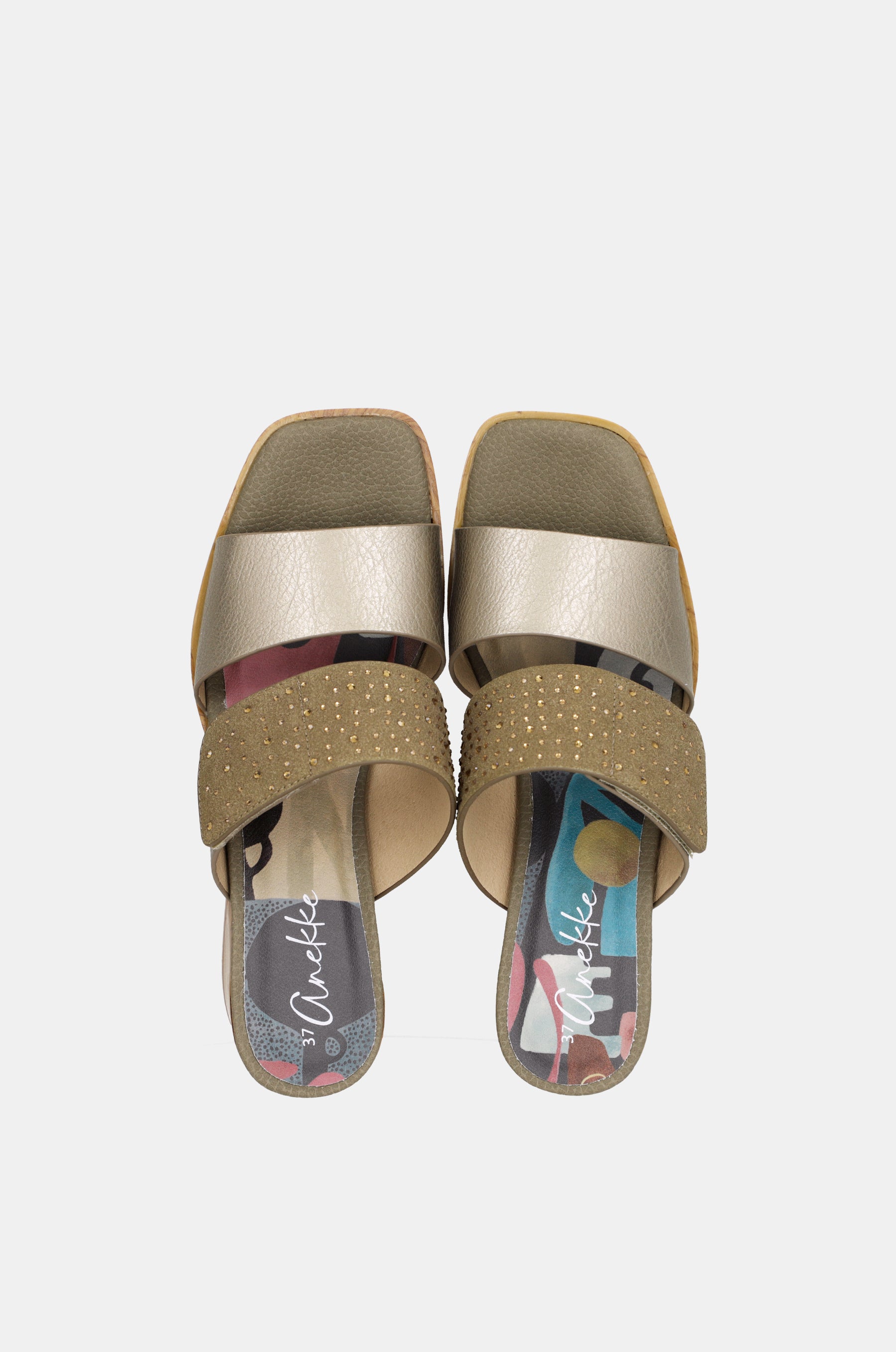 Sandalias con tacón verdes y doradas con strass