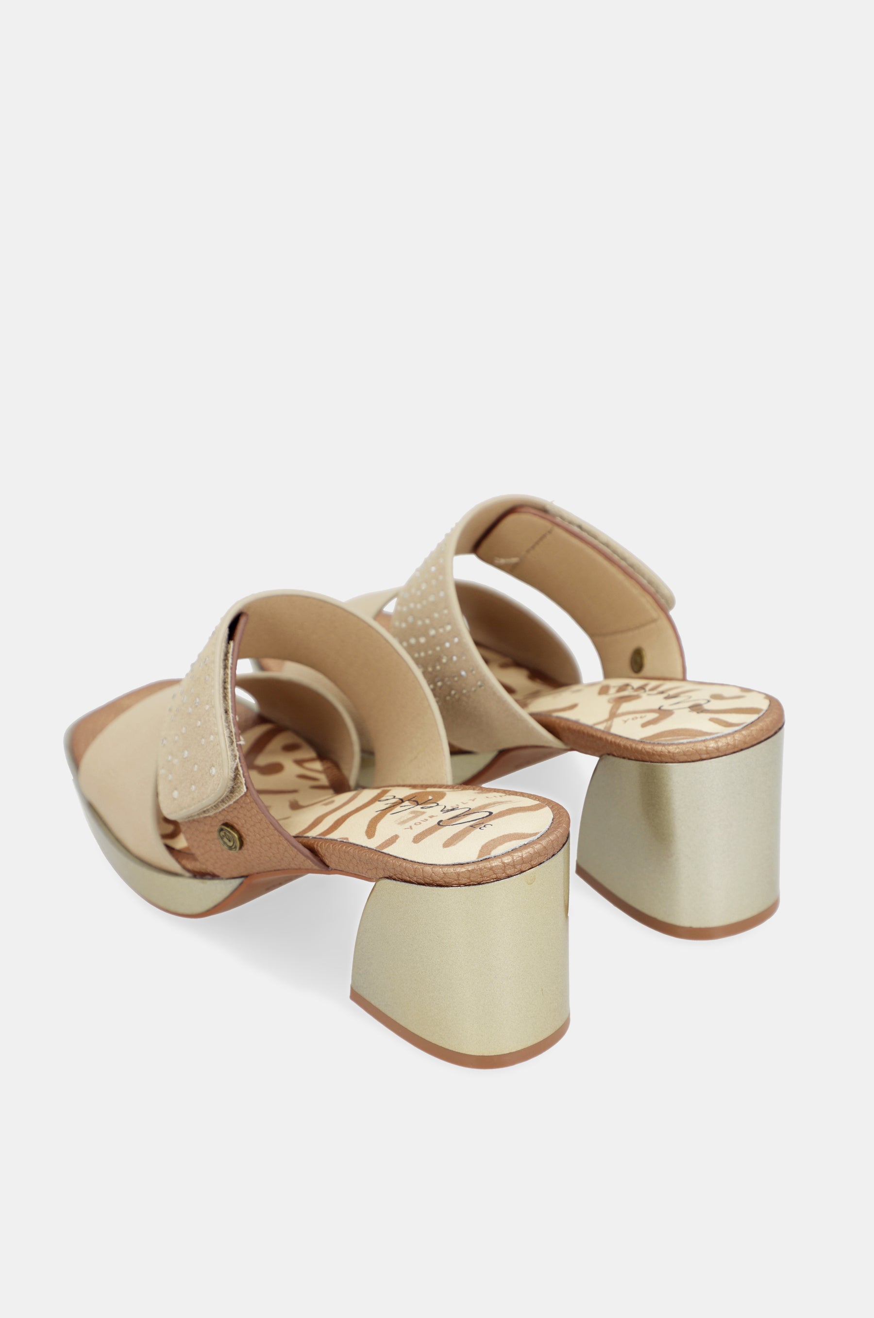 Sandalias con tacón beige con strass