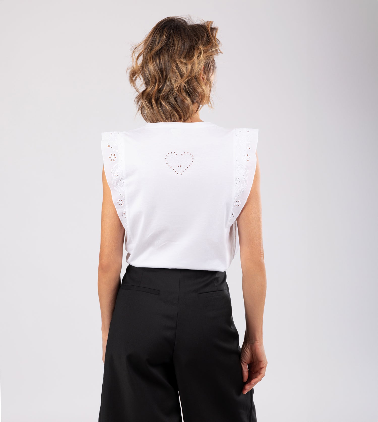 Camiseta sin mangas blanca Anekke