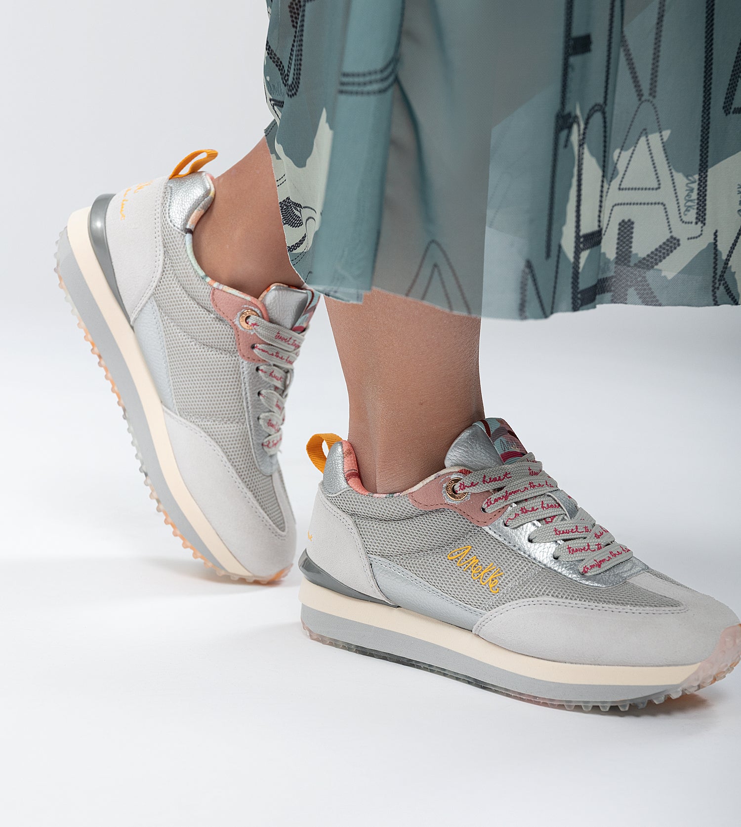 Deportivos plata Original