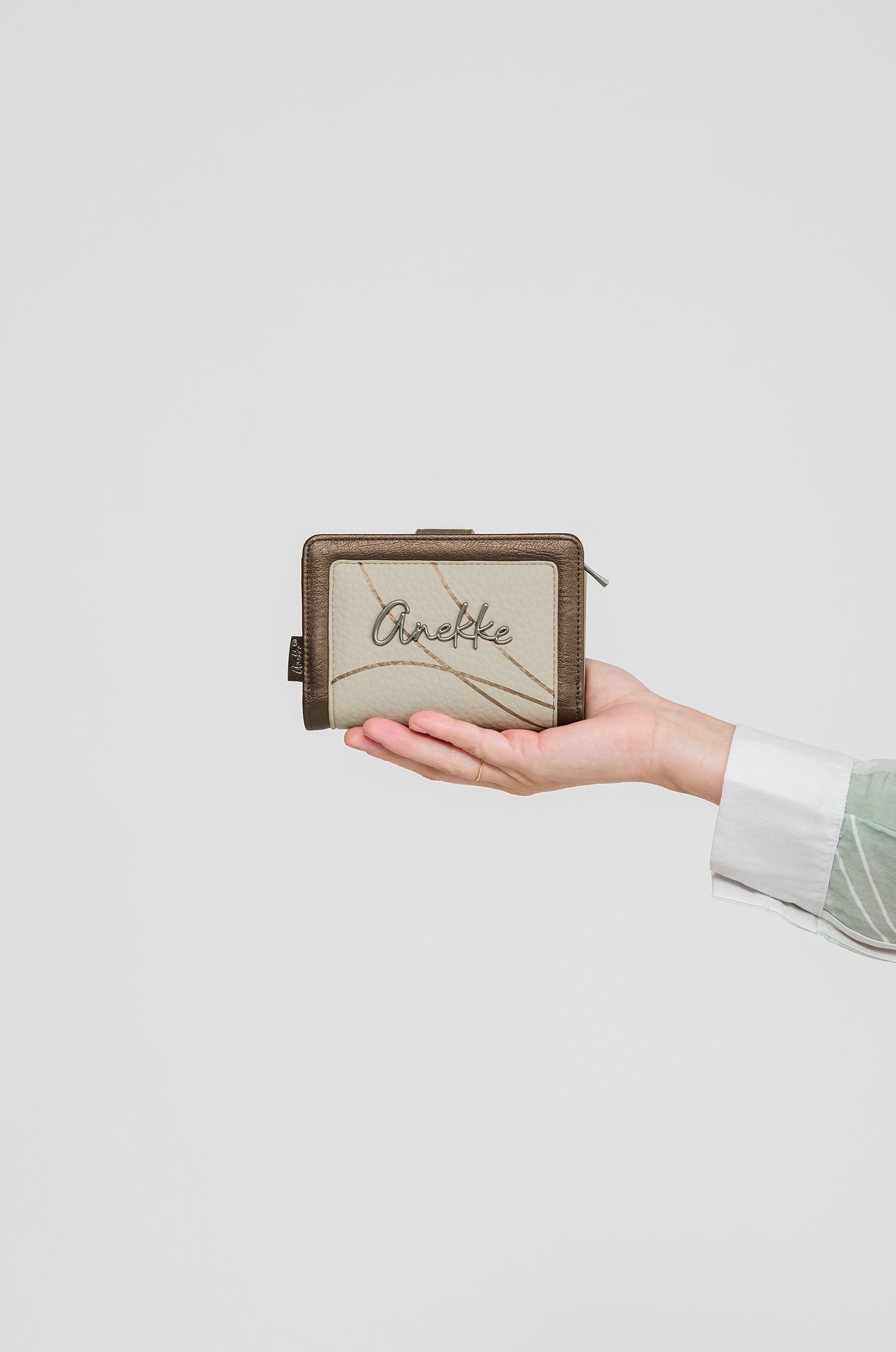 Billetero duro RFID Serenis