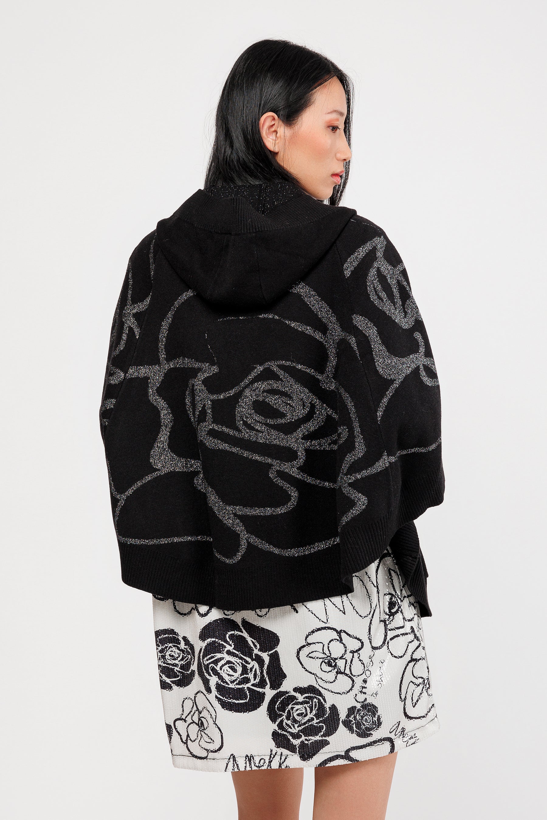 Chaqueta estilo poncho negra