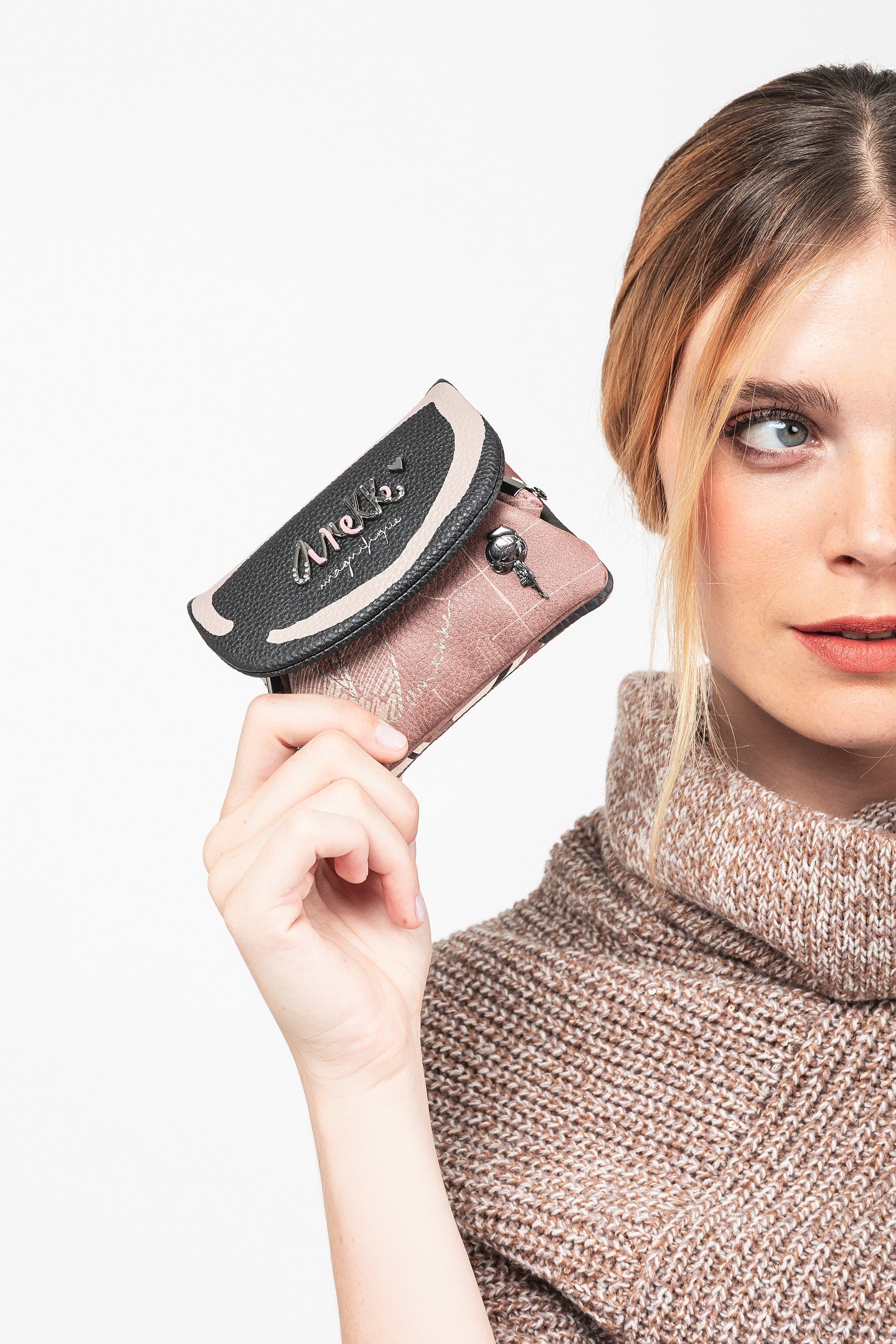 Monedero con solapa pequeño Parisian