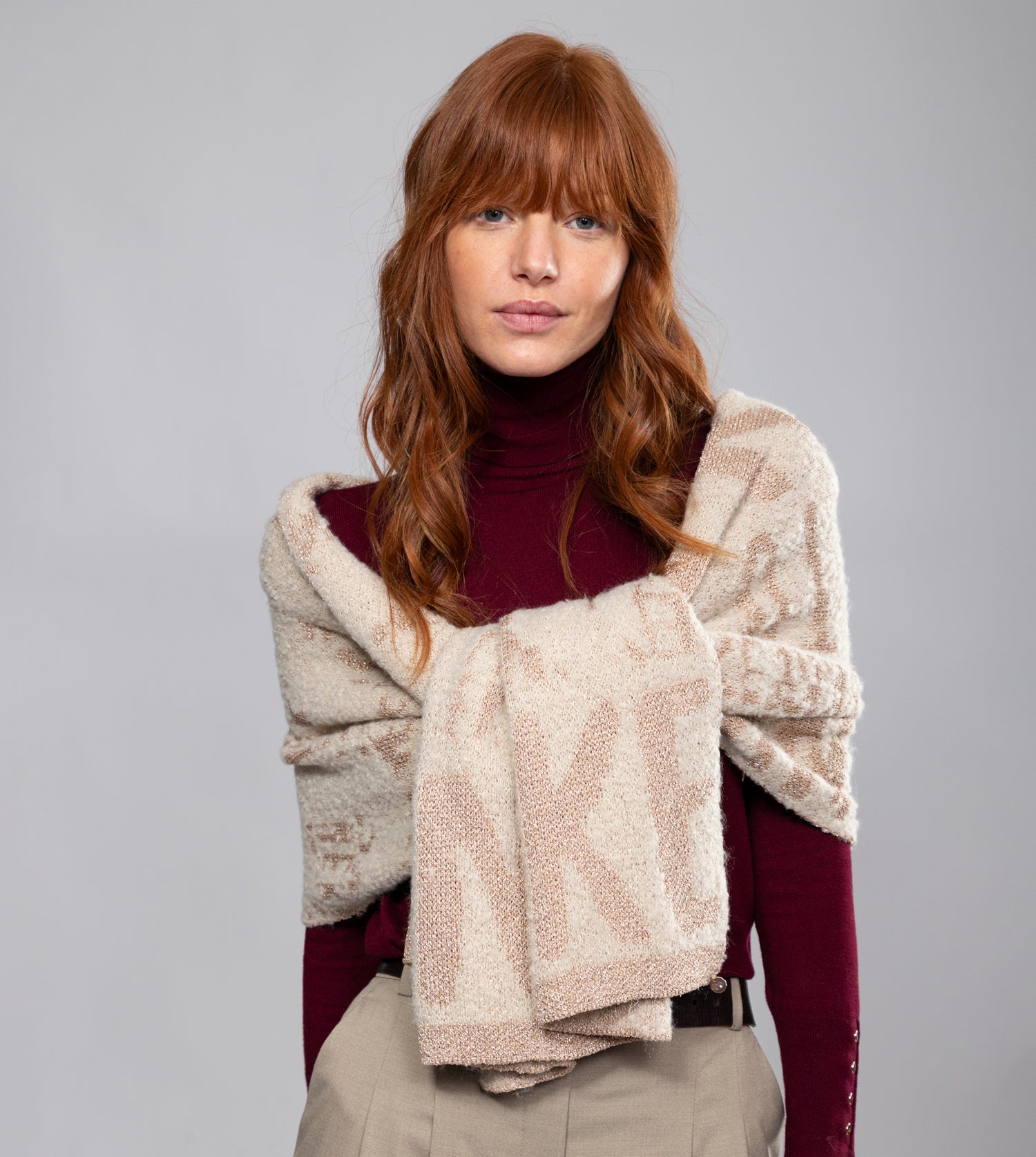 Bufanda logomanía beige