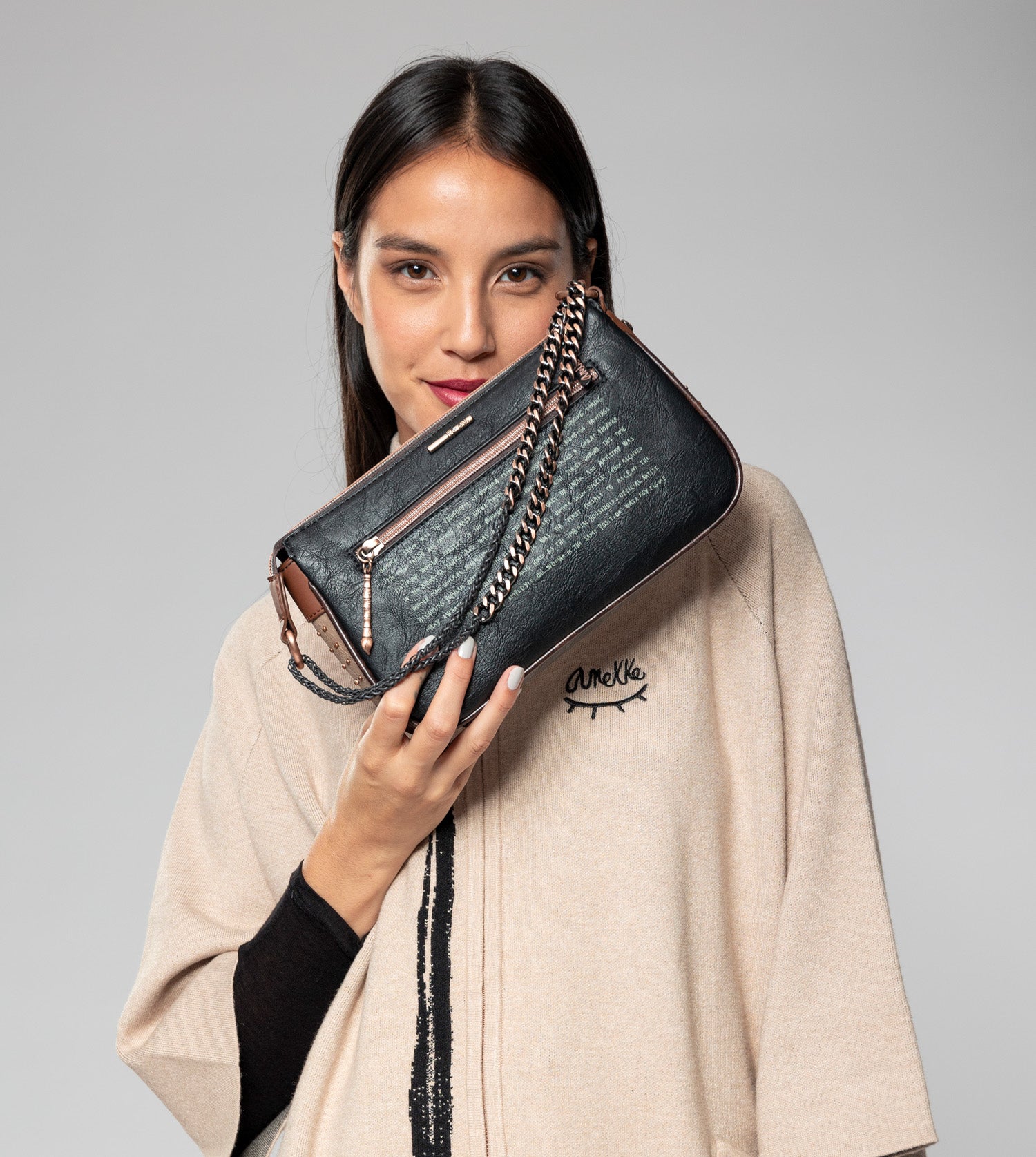 Bolso con asa metal Shōen