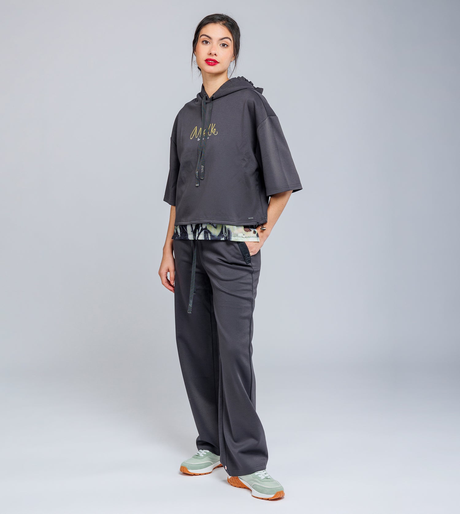 Pantalones fluidos grises