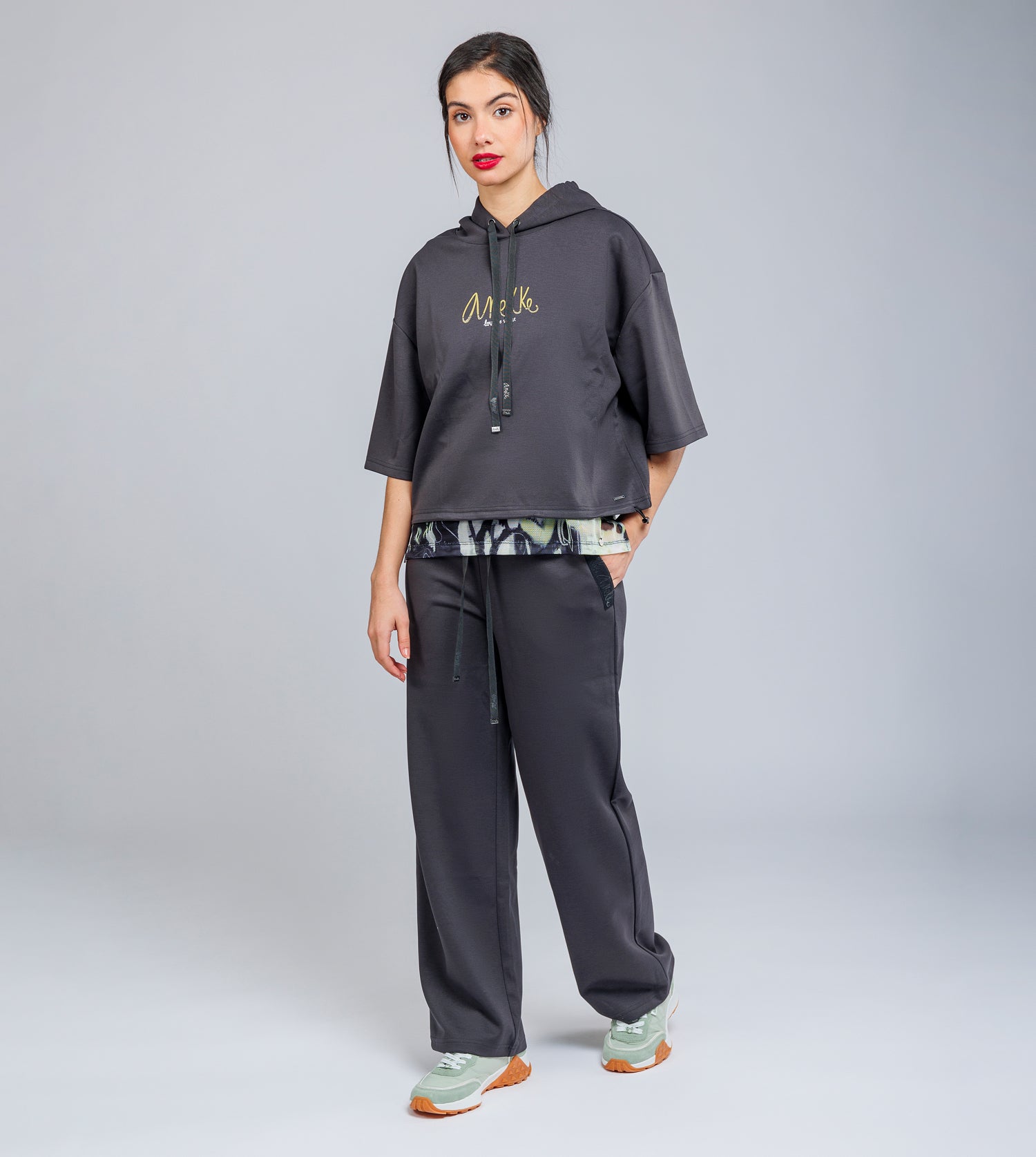 Pantalones fluidos grises