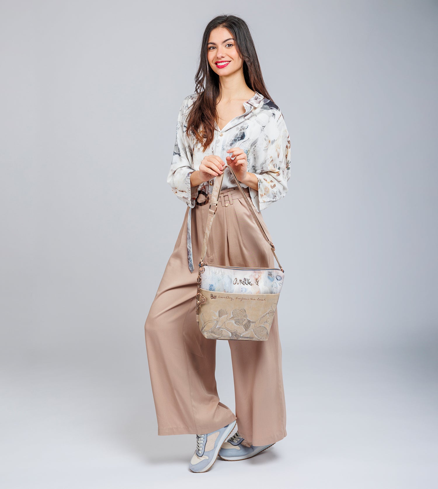 Bandolera grande con bolsillo frontal Whispers