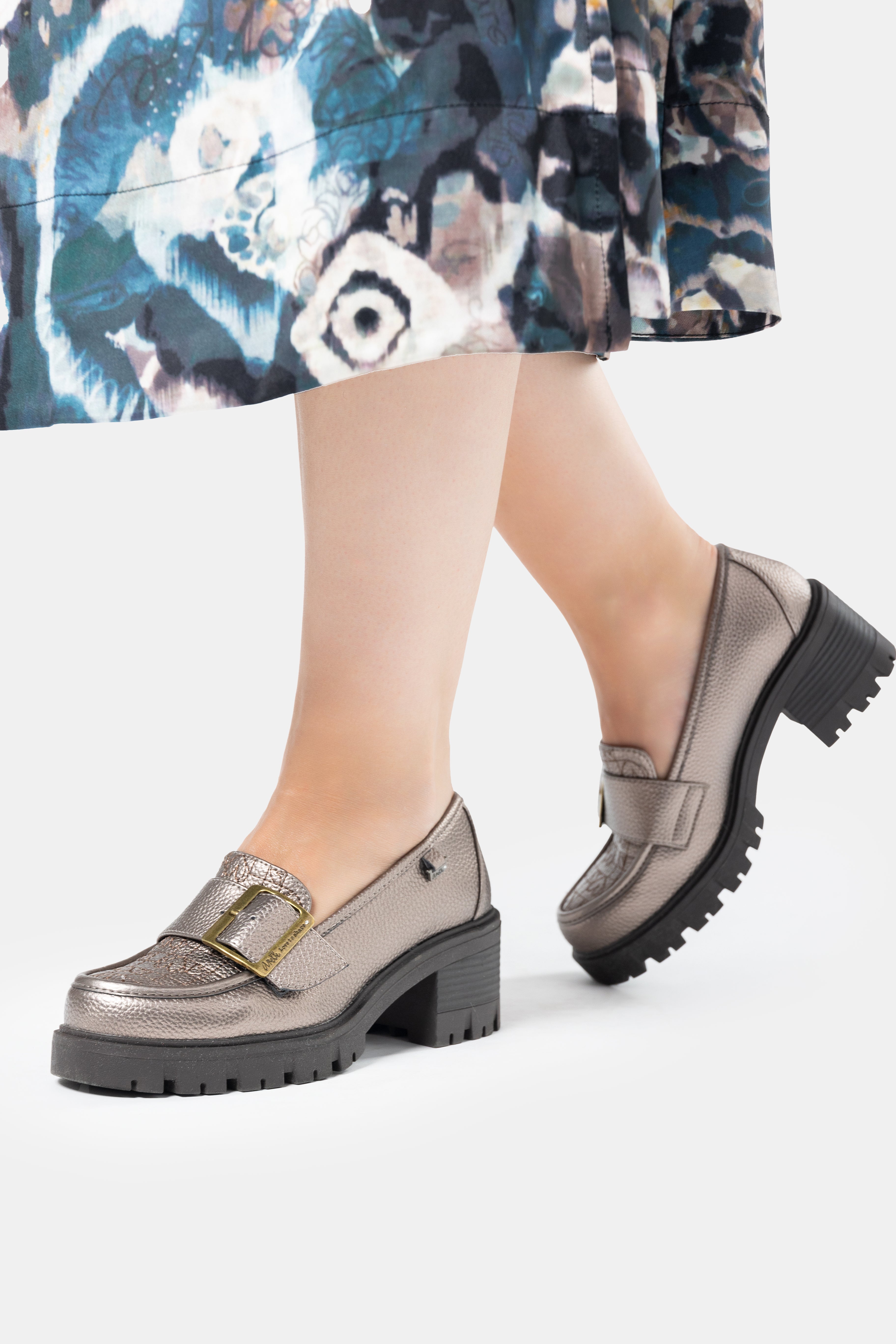Mocasines dorados