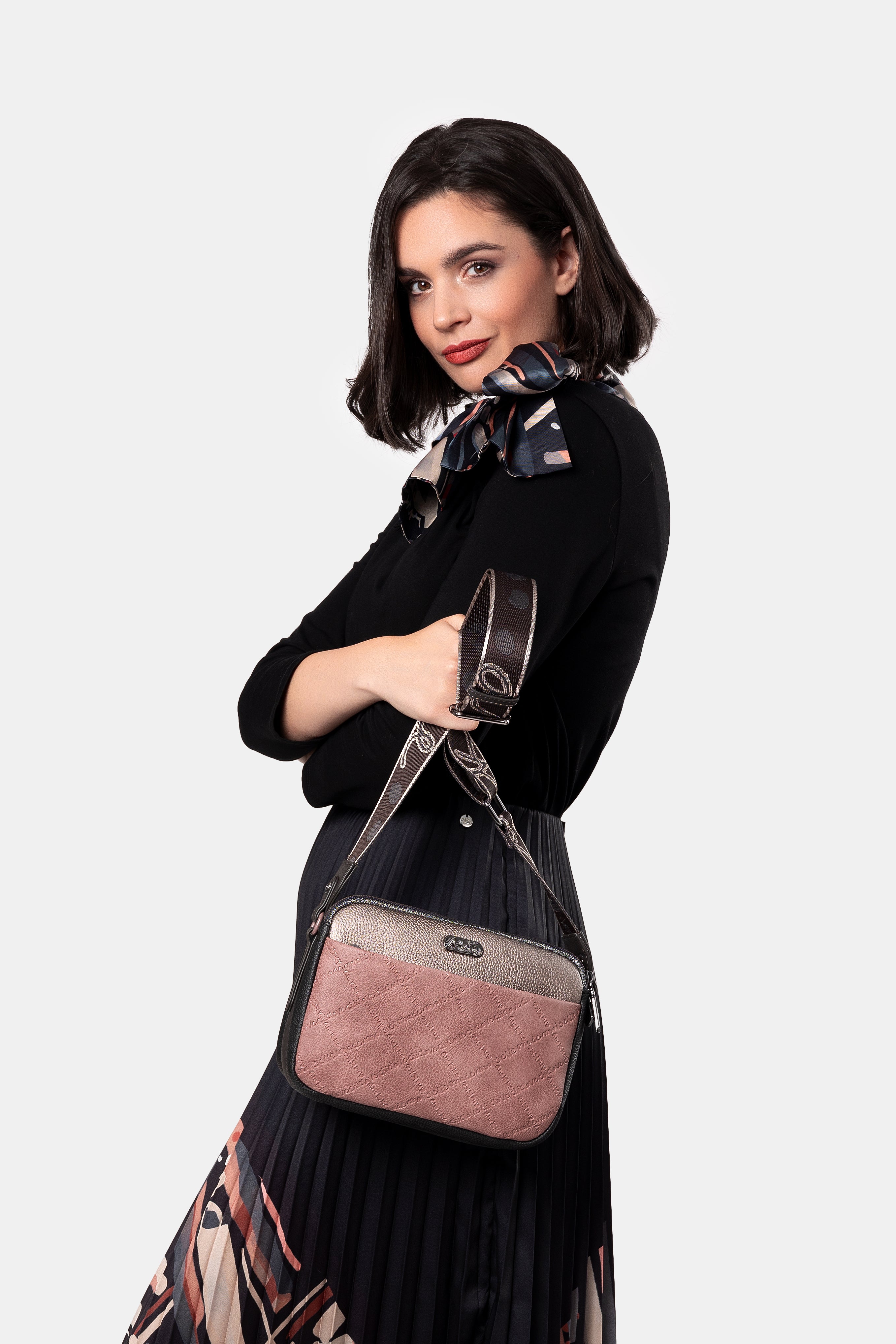 Bandolera de solapa ovalada Parisian