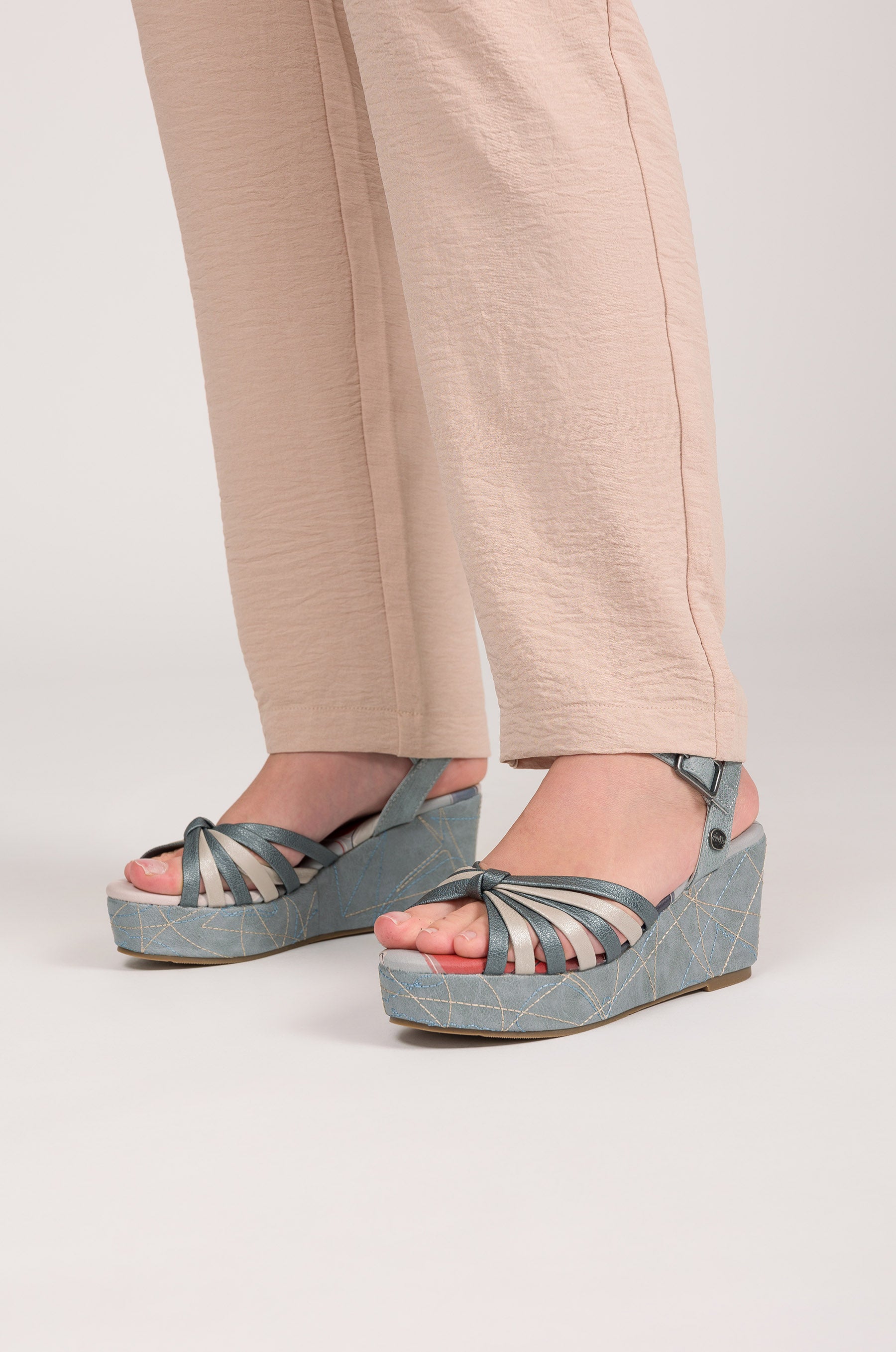Sandalias cruzadas azul Auralis