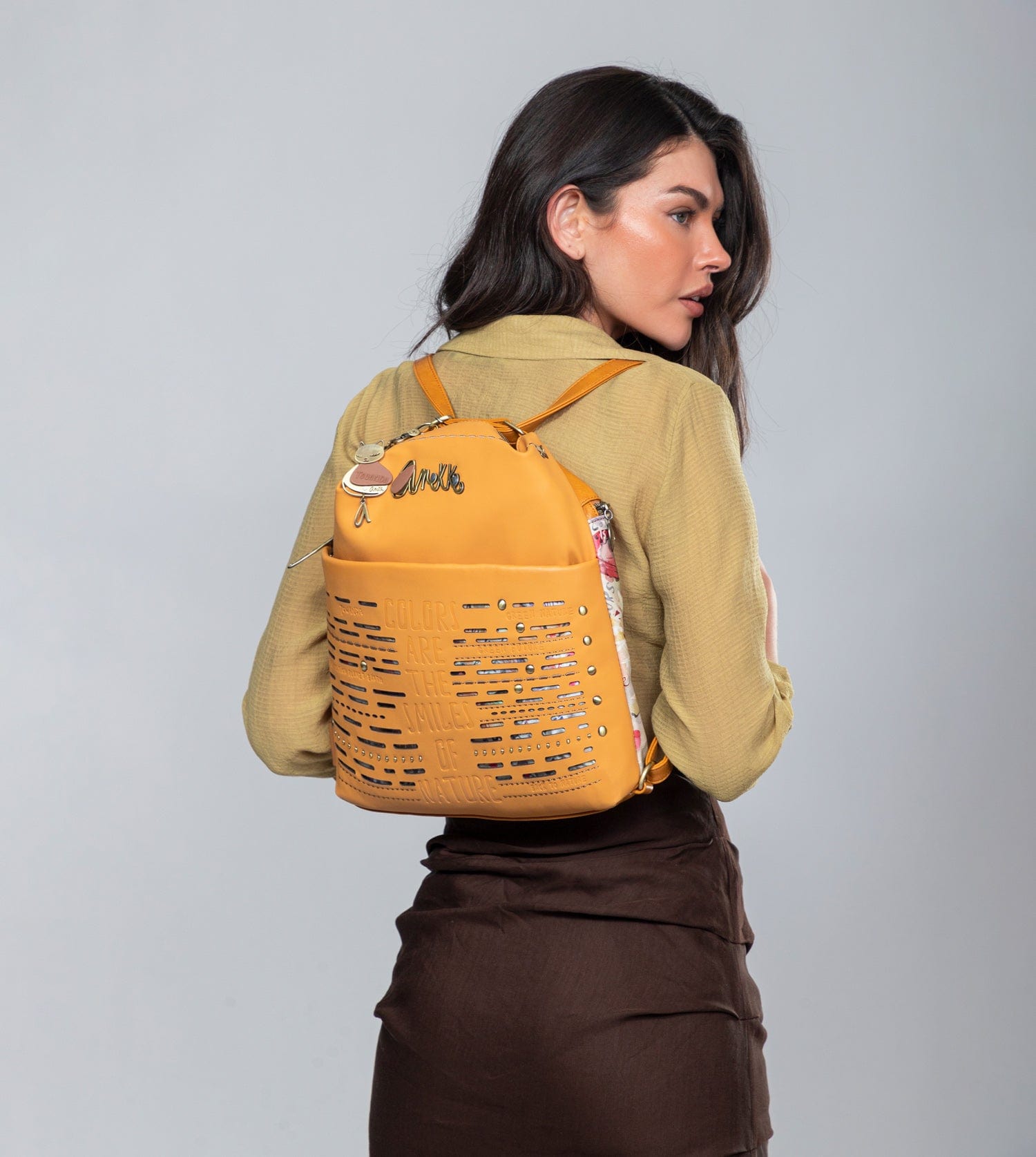 Bolso ocre convertible en mochila Nature Pachamama