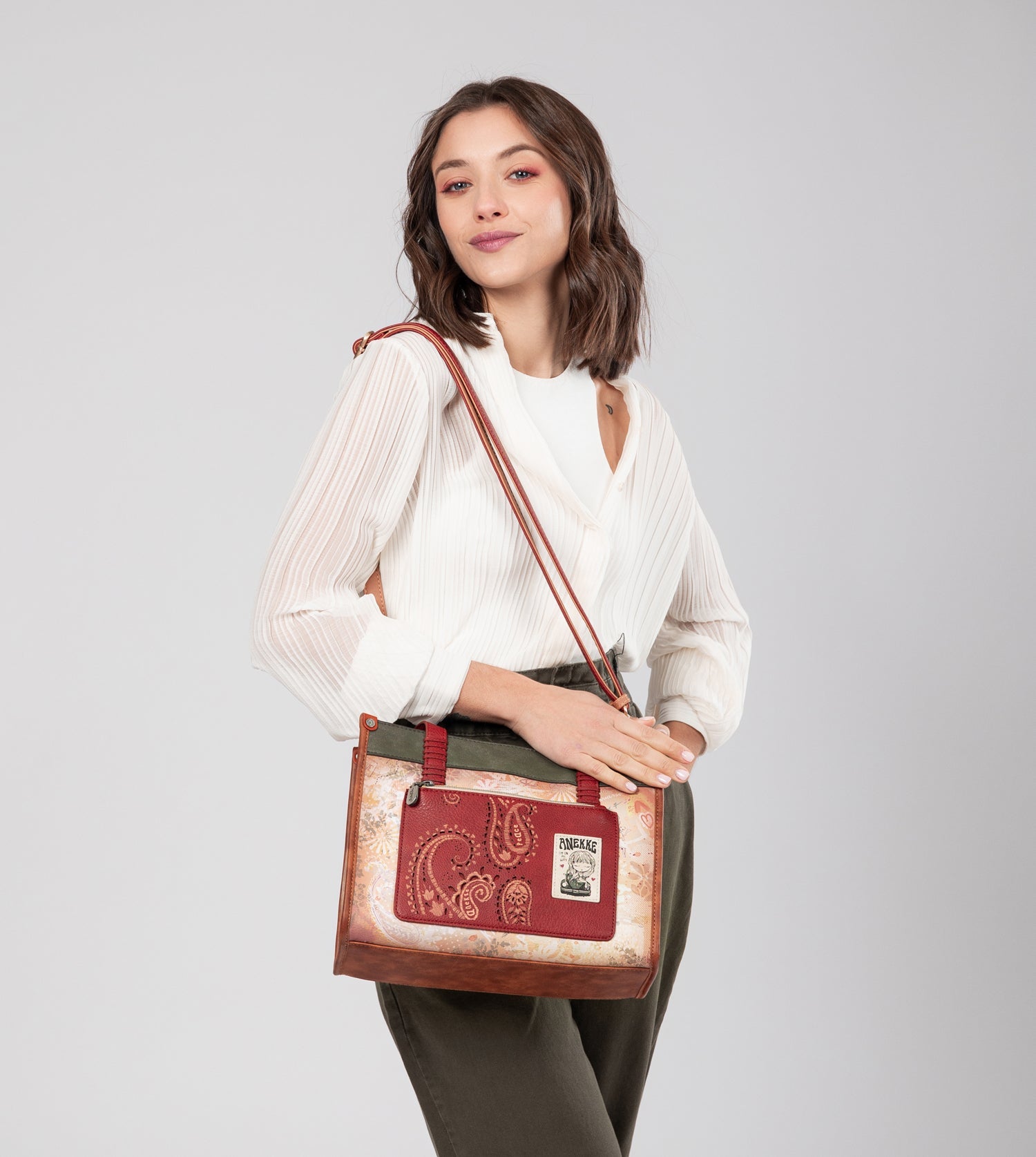 Tote Peace & Love Camel