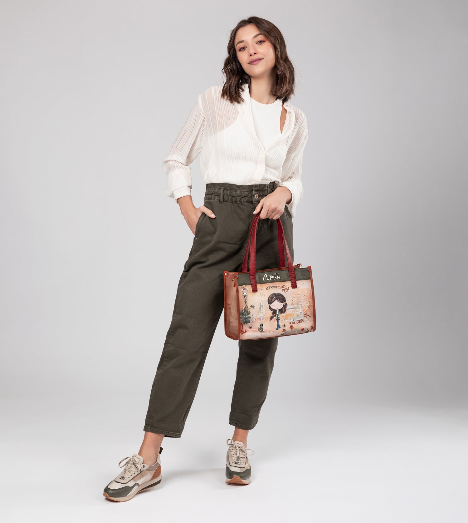 Tote Peace & Love Camel