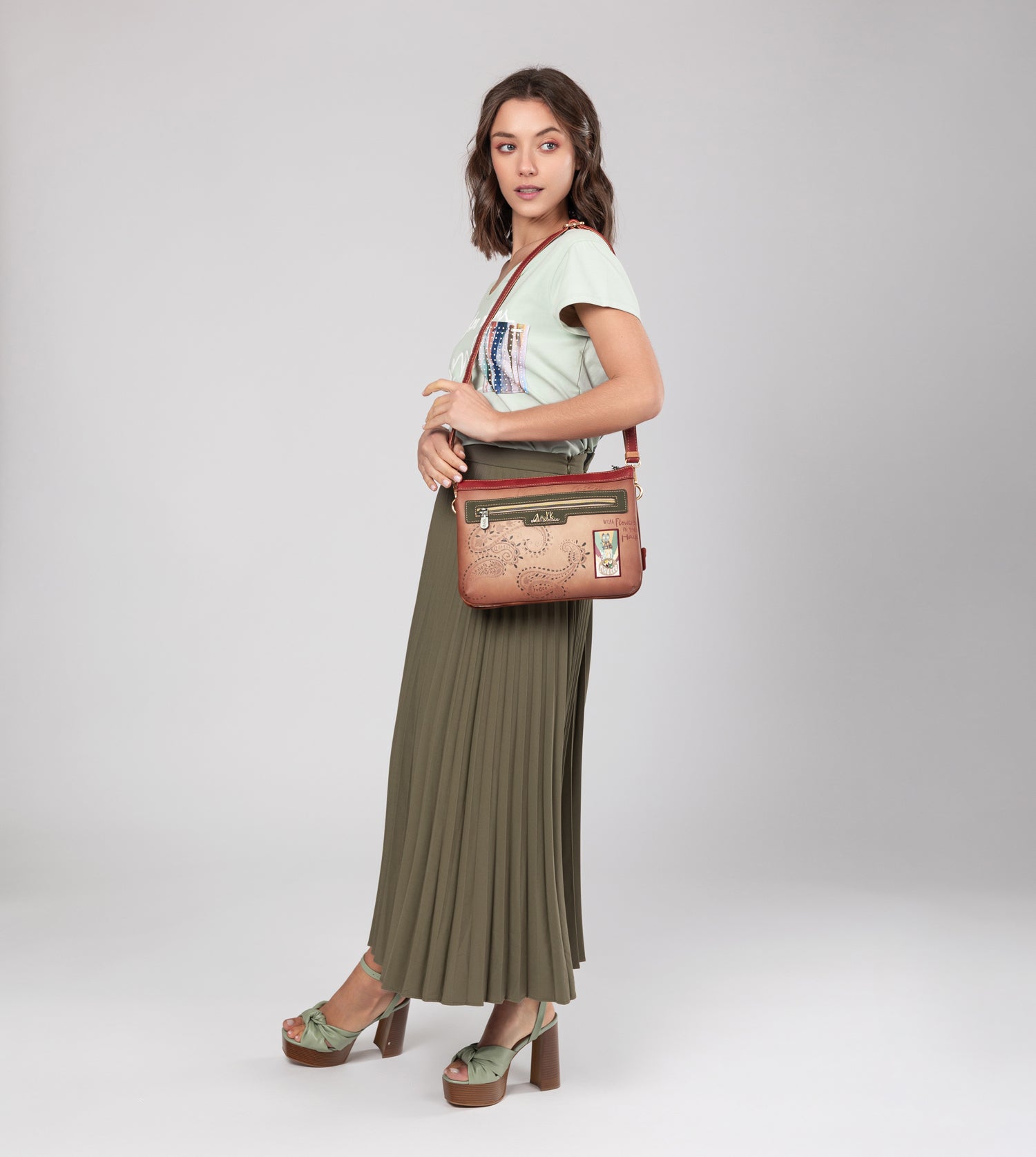 Bandolera estampada Peace & Love Camel
