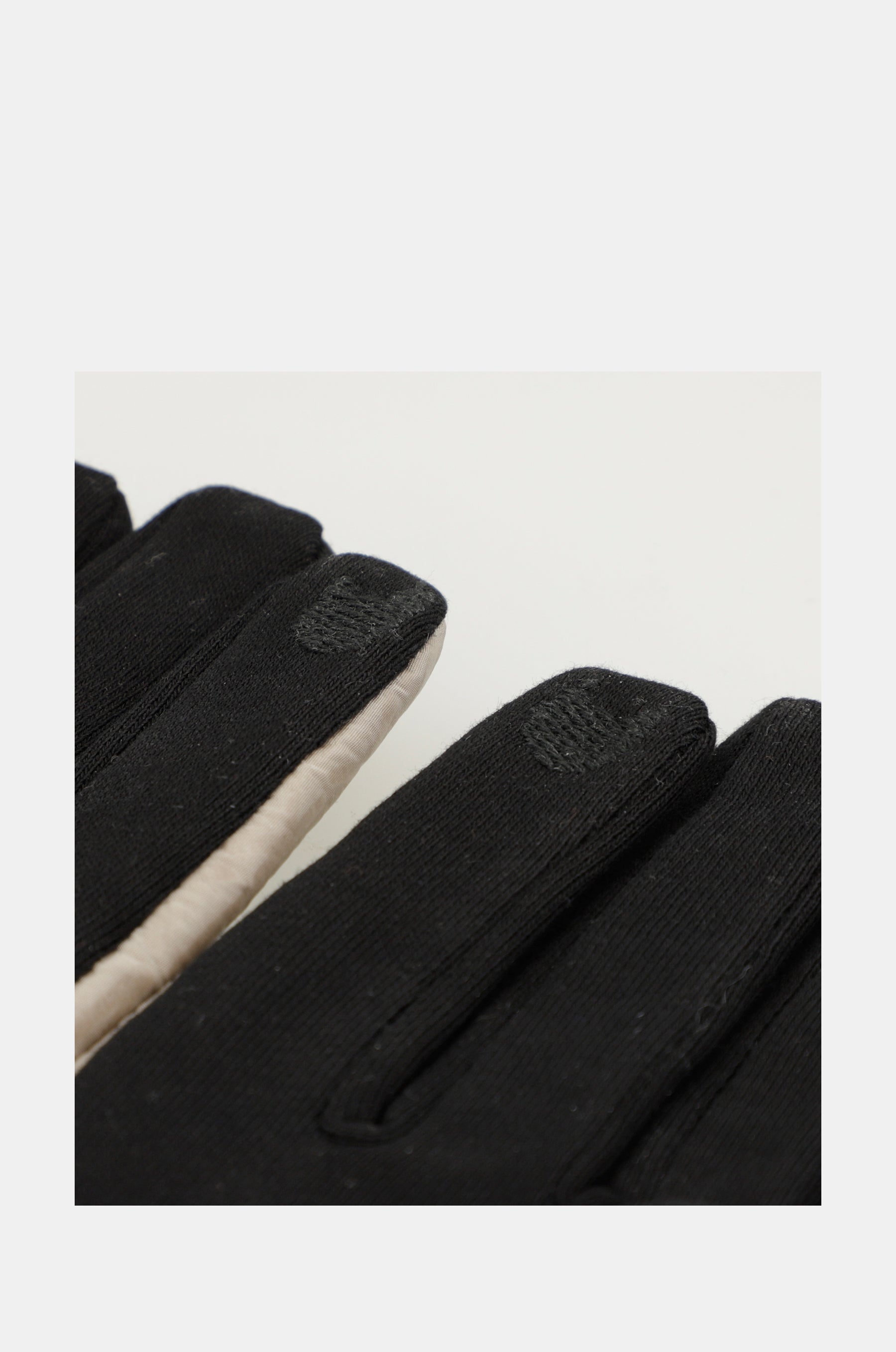 Guantes negros y beige Contemporary